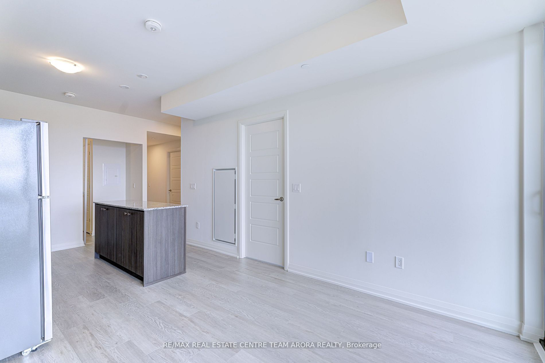 1415 Dundas St E Property Photo 15