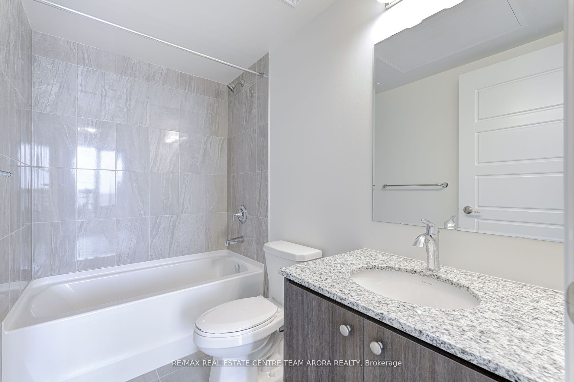 1415 Dundas St E Property Photo 19
