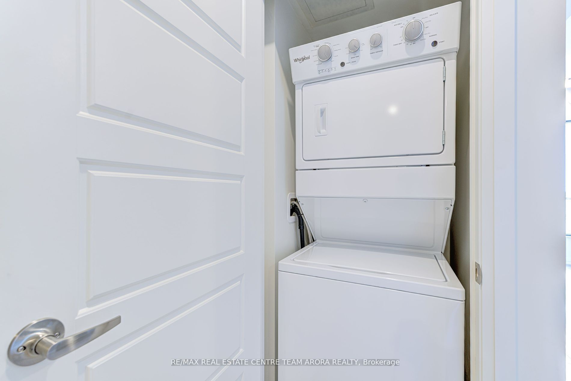 1415 Dundas St E Property Photo 24
