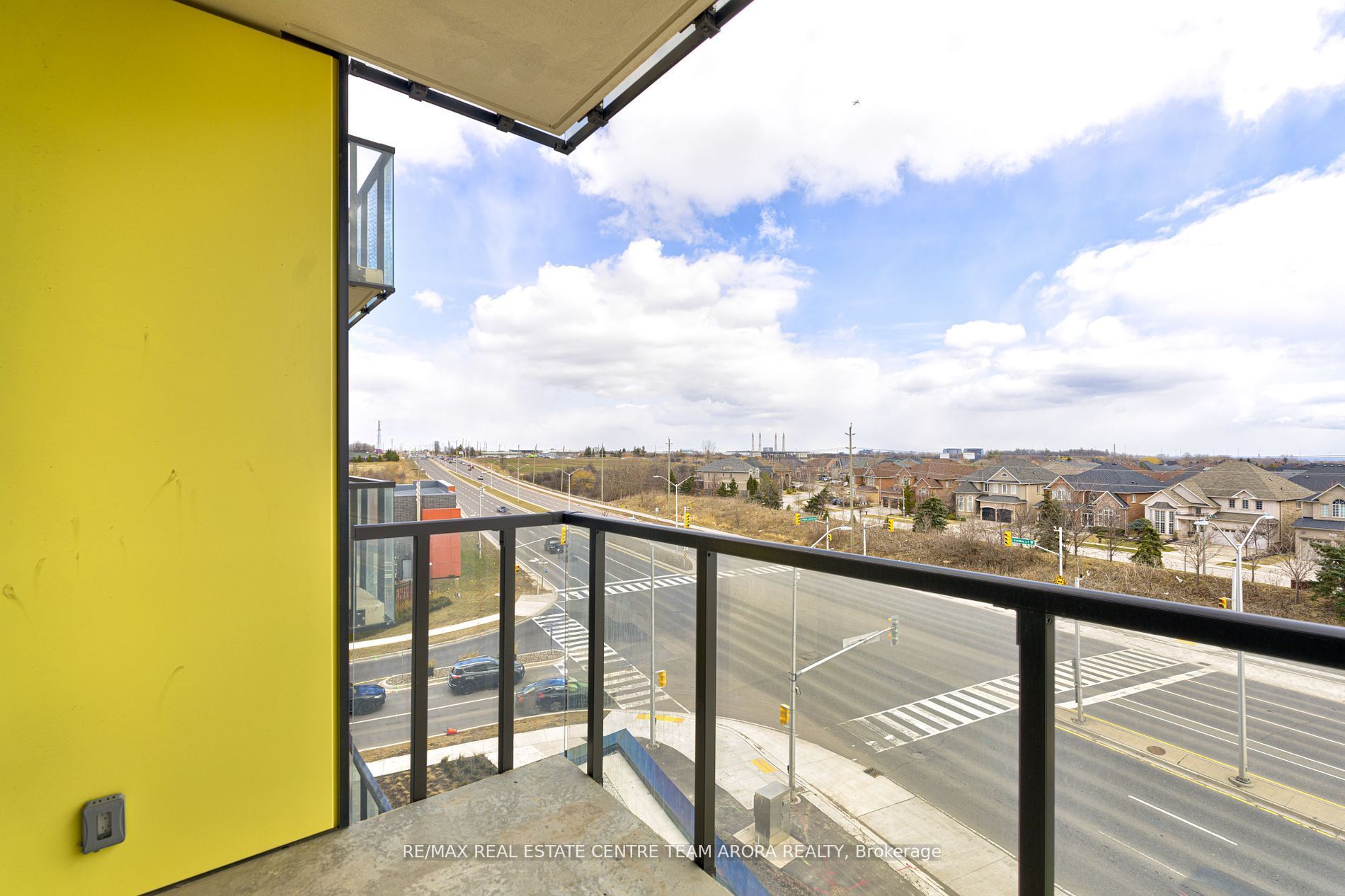 1415 Dundas St E Property Photo 27