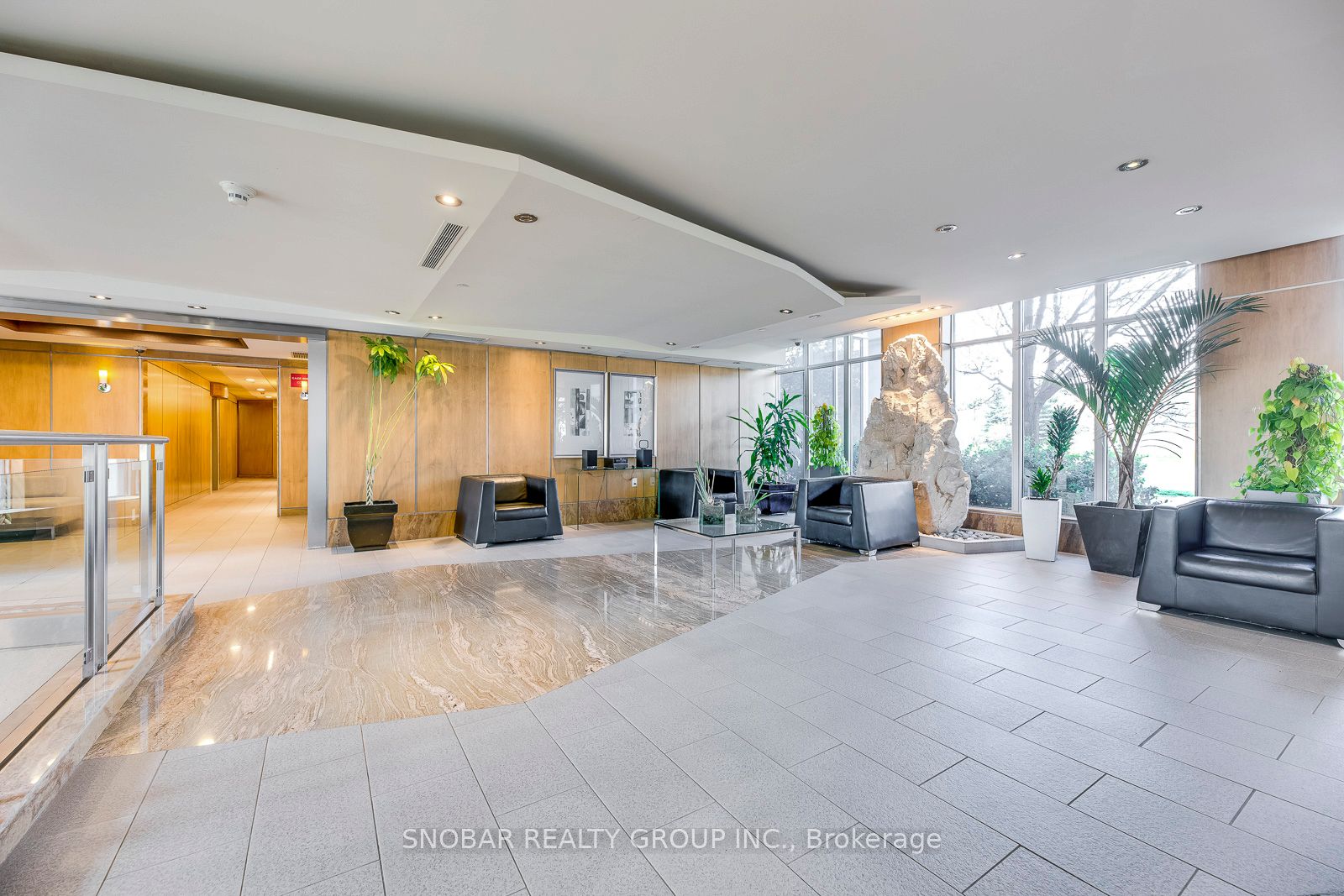2121 Lakeshore Boulevard W 816 Property Photo 15