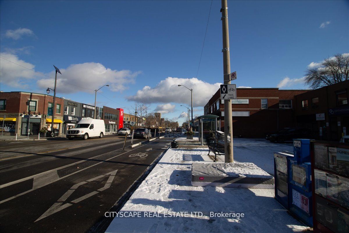 2943a Bloor Street Property Photo 26