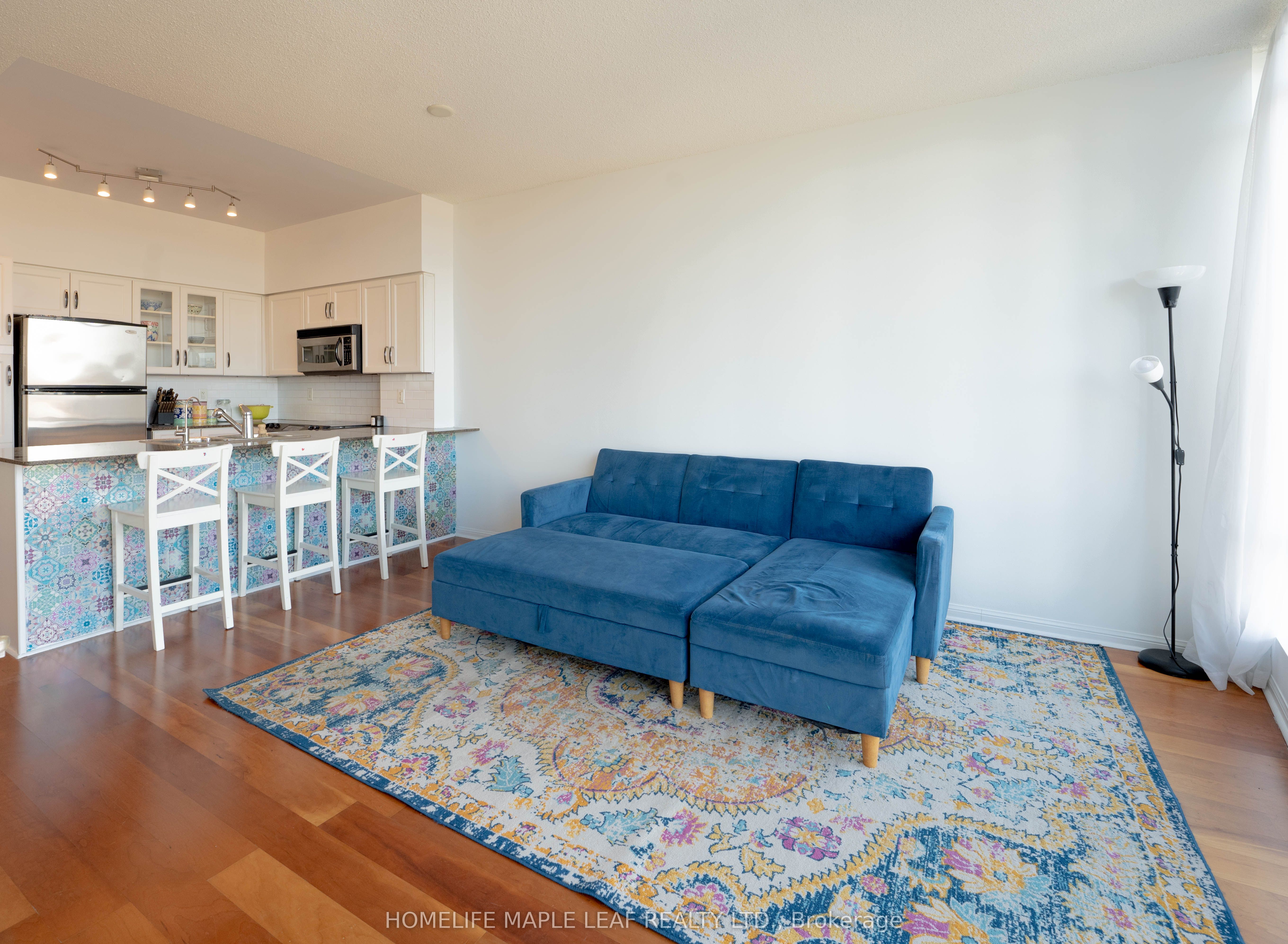 #606 - 15 Windermere Avenue Property Photo 6