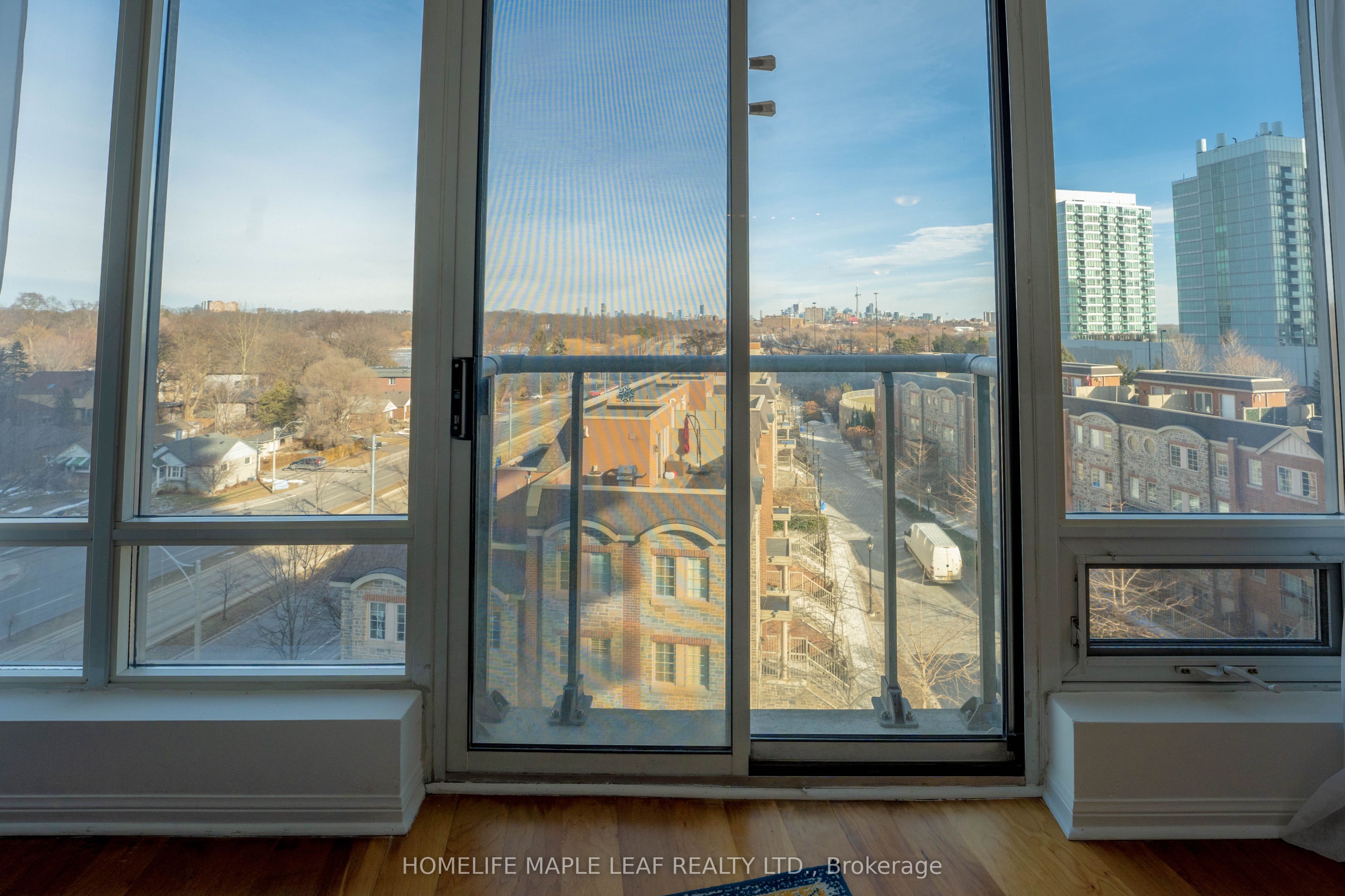 #606 - 15 Windermere Avenue Property Photo 7