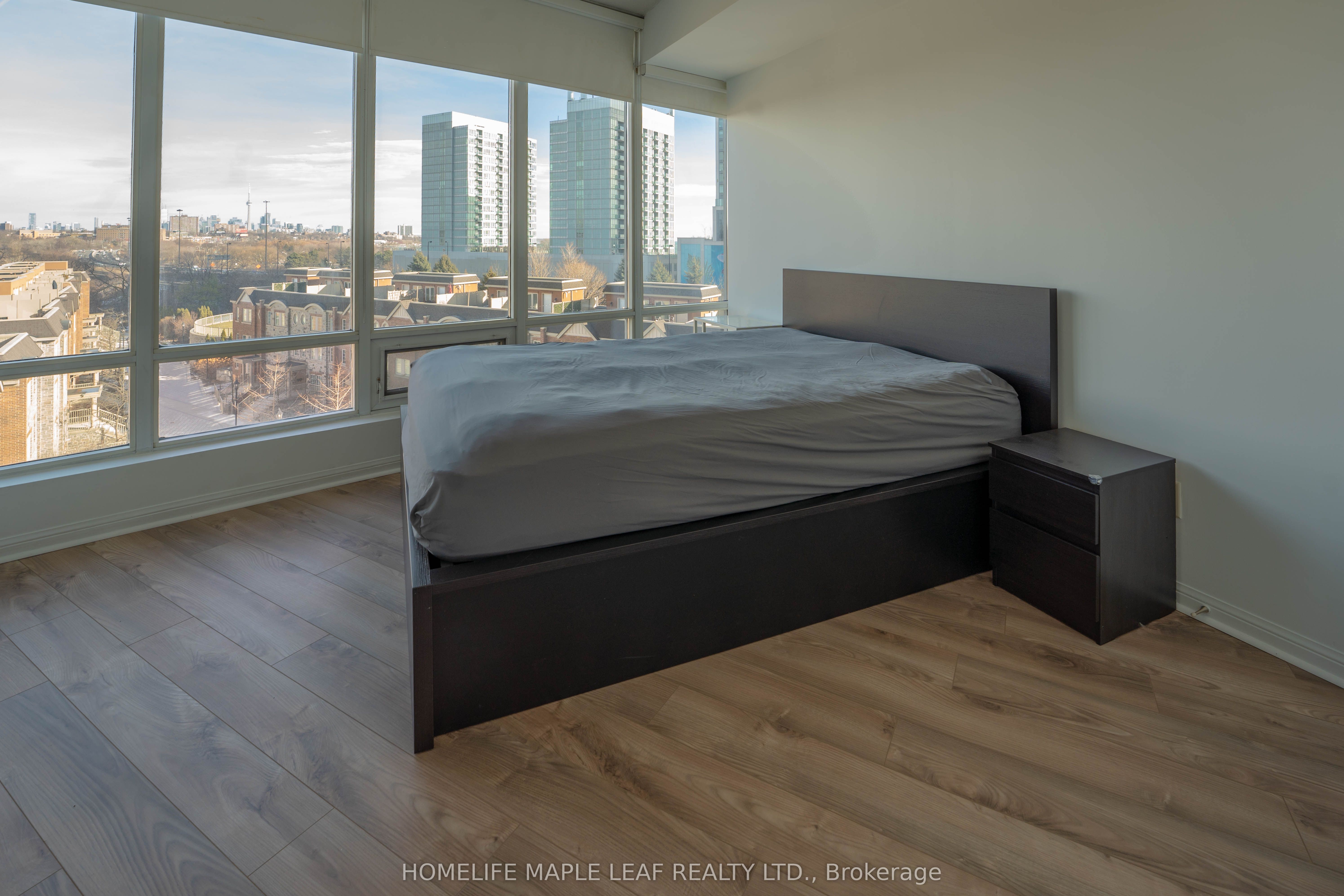 #606 - 15 Windermere Avenue Property Photo 10
