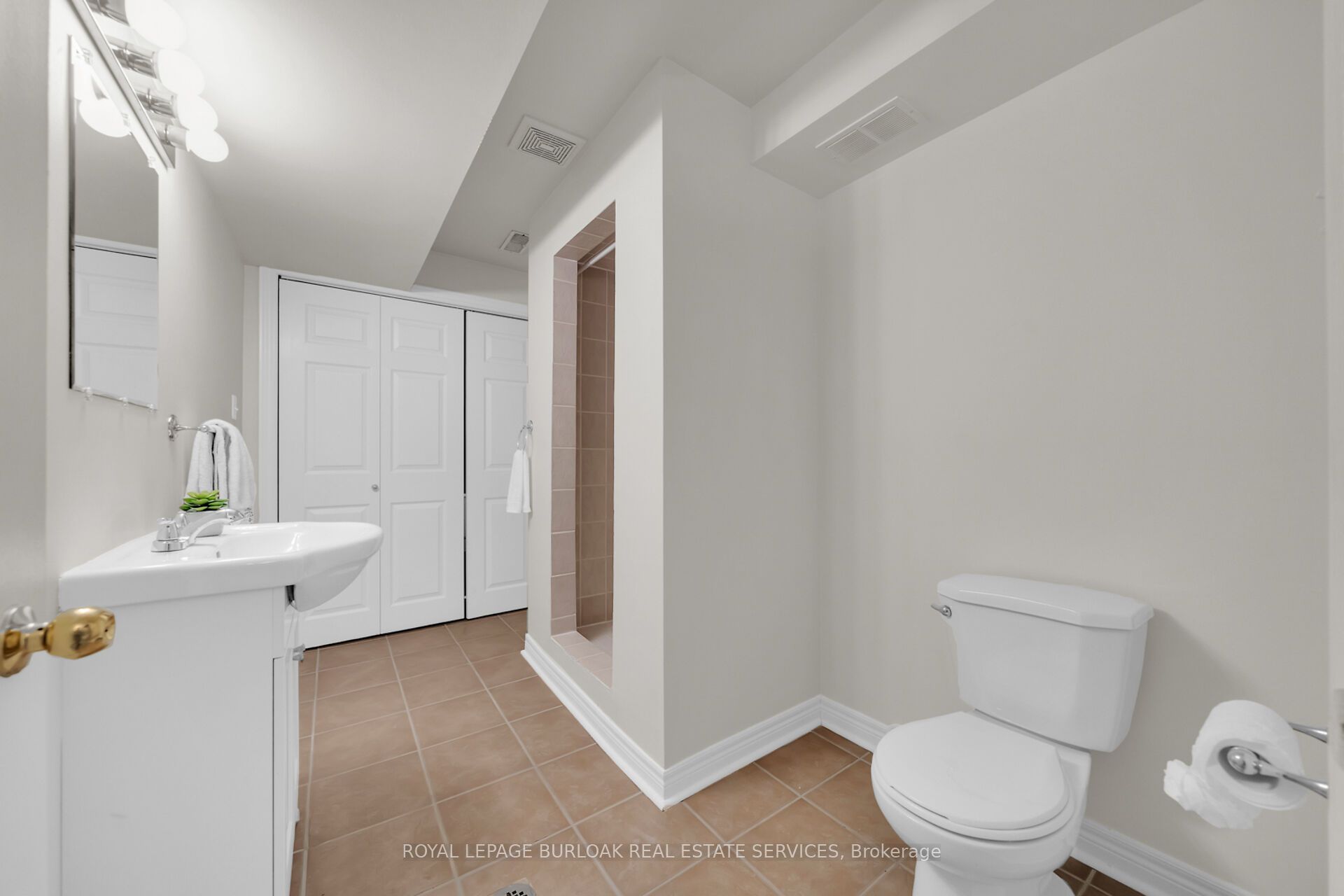 300 Ravineview Way 41 Property Photo 28