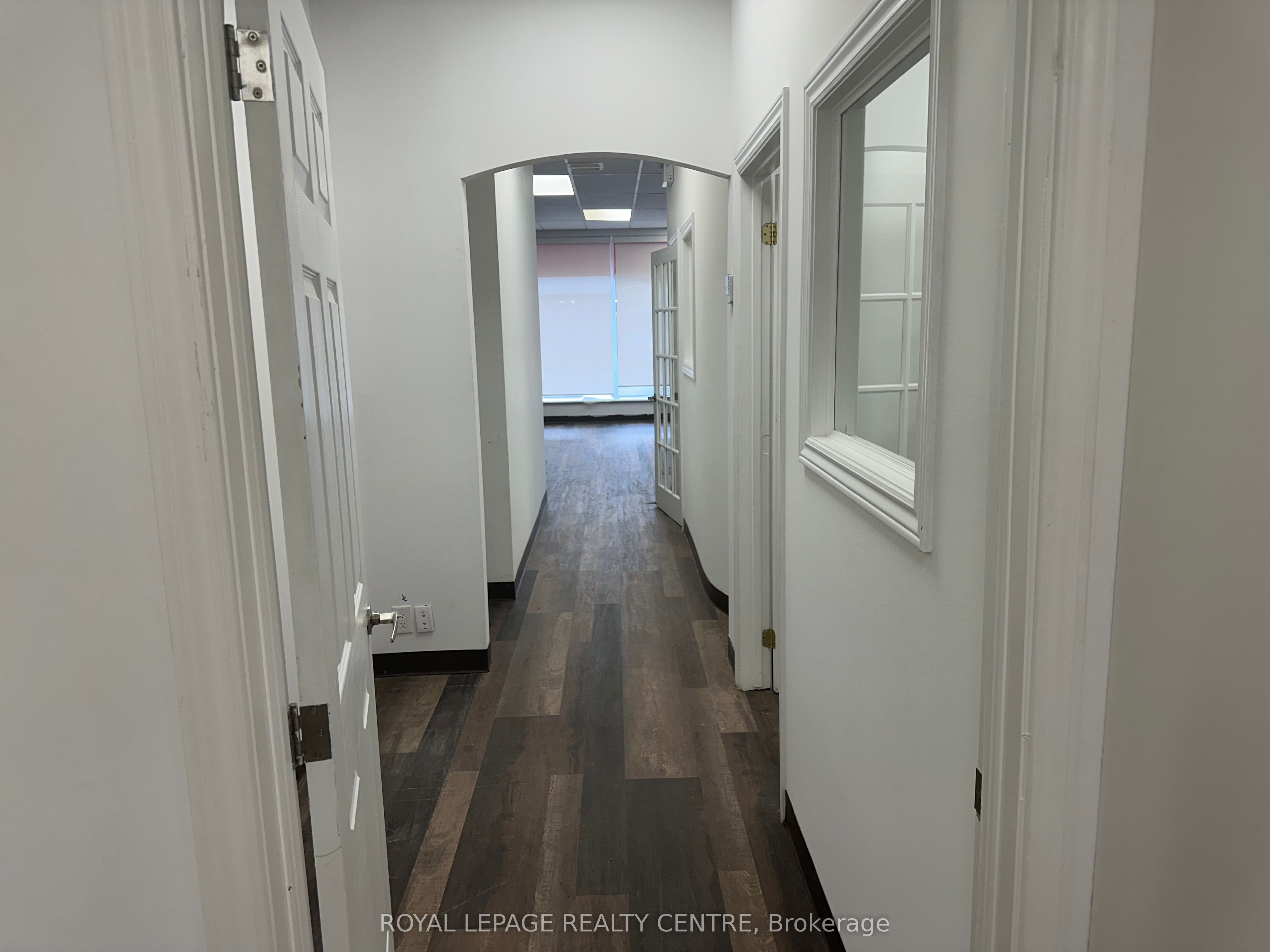 #b - 250 Lakeshore Road Property Photo 11