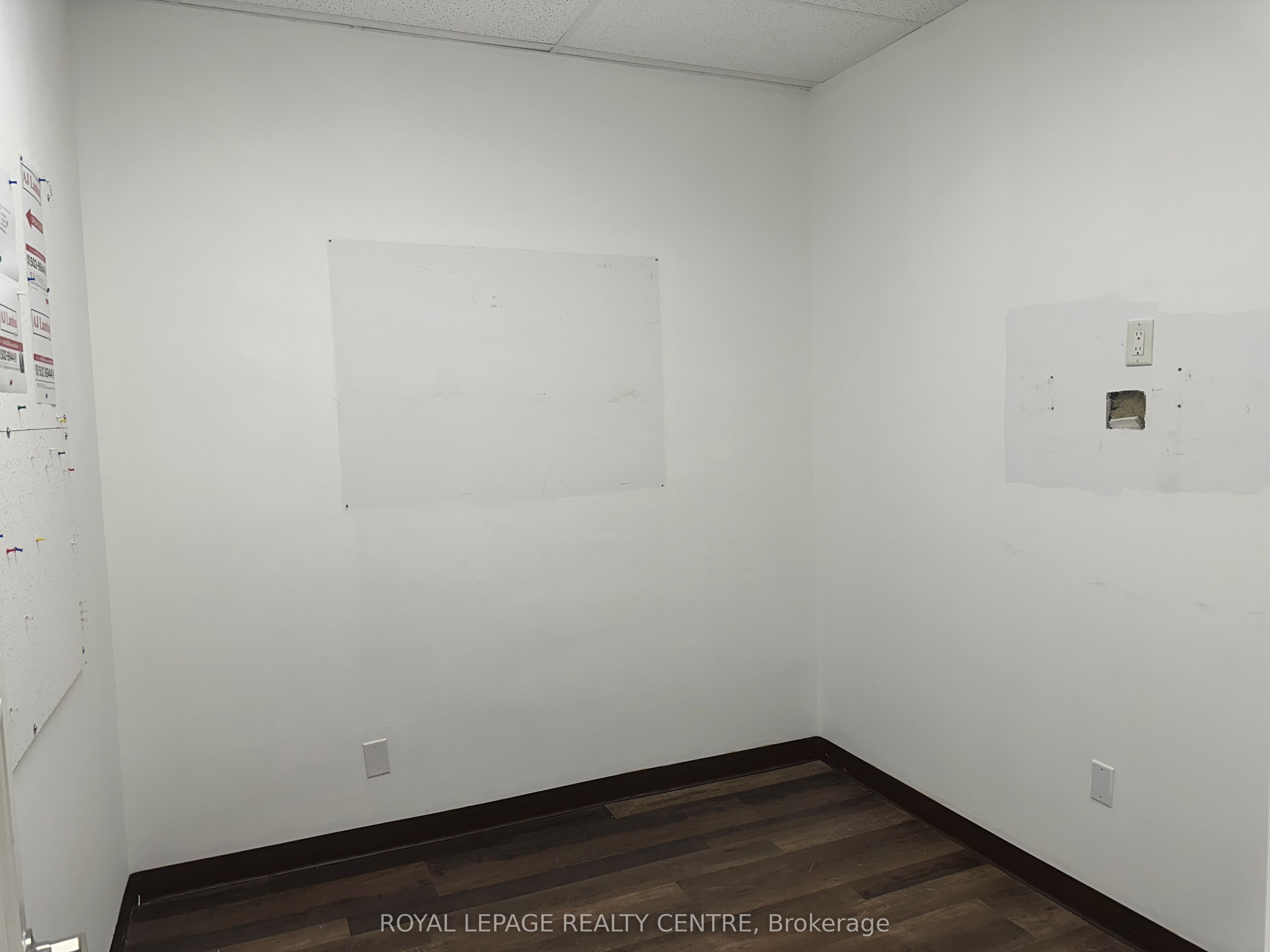 #b - 250 Lakeshore Road Property Photo 12