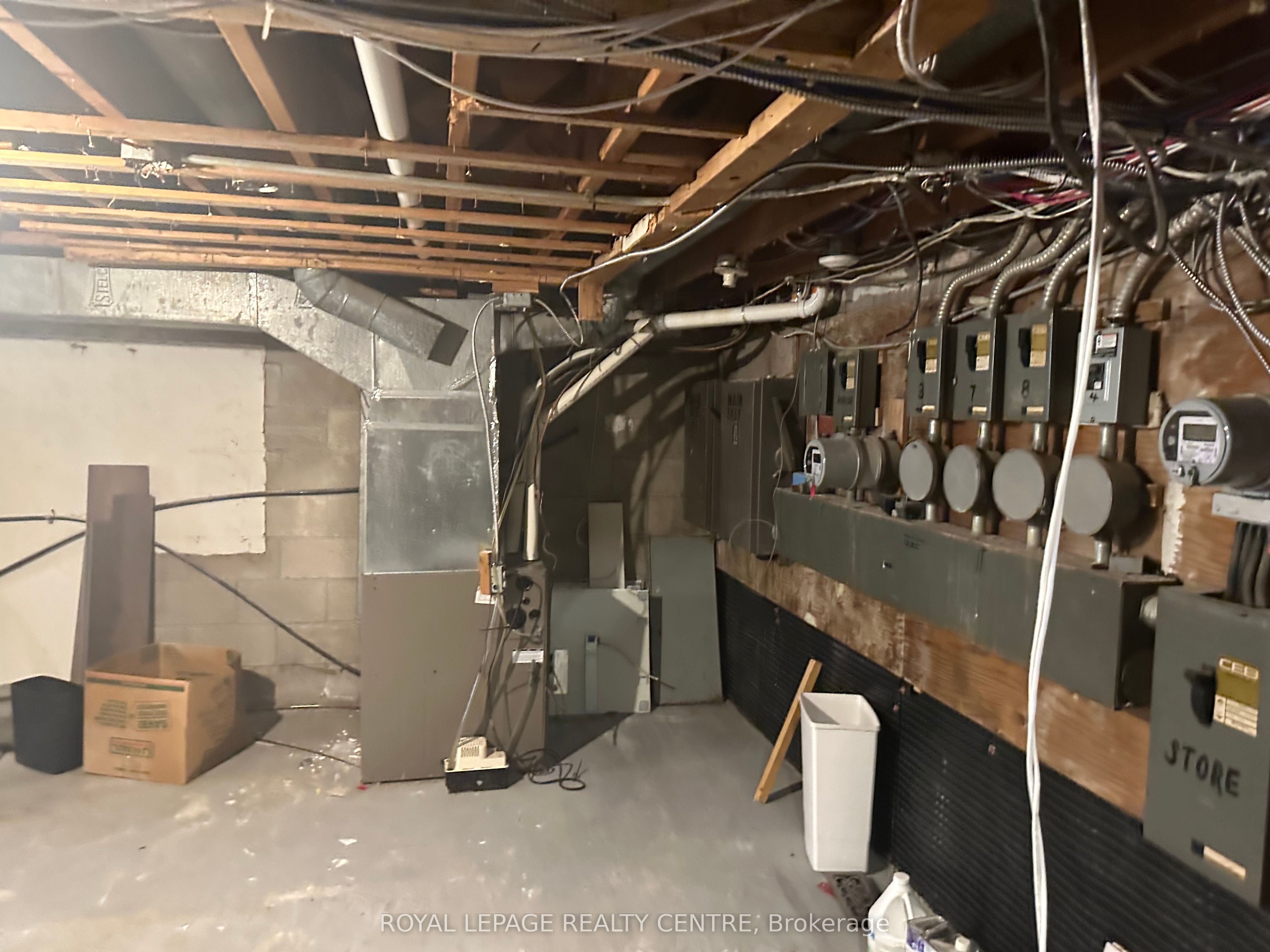 #b - 250 Lakeshore Road Property Photo 17