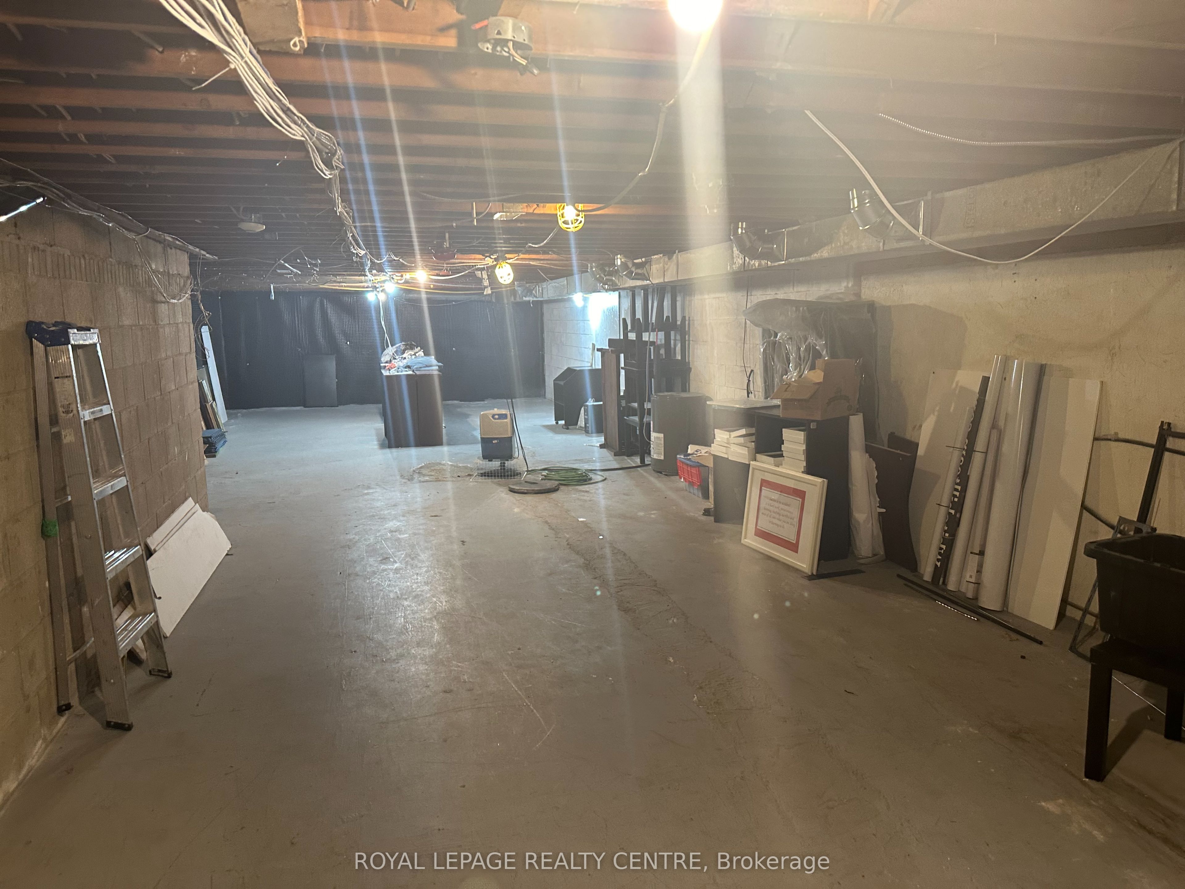 #b - 250 Lakeshore Road Property Photo 18