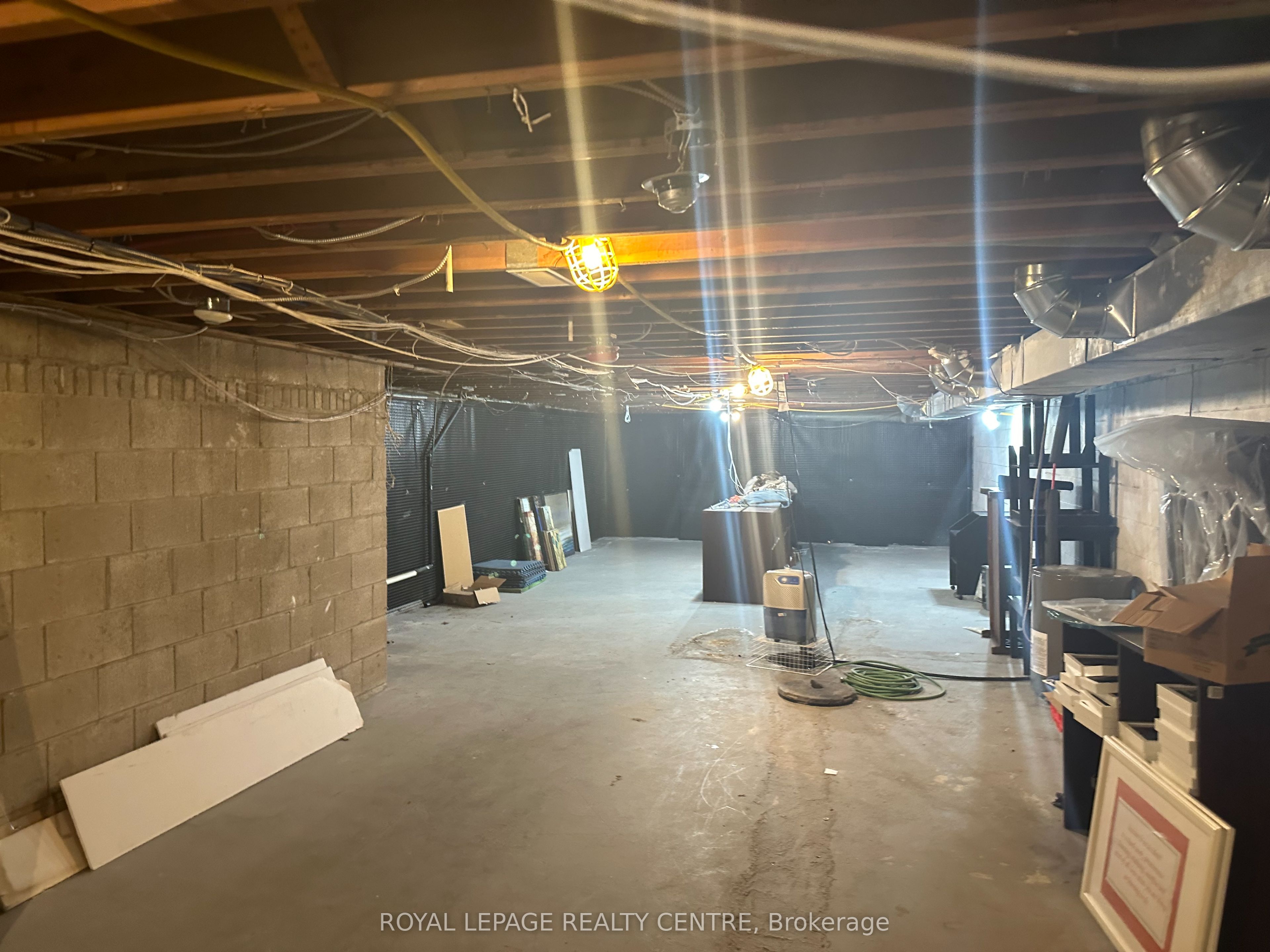 #b - 250 Lakeshore Road Property Photo 19
