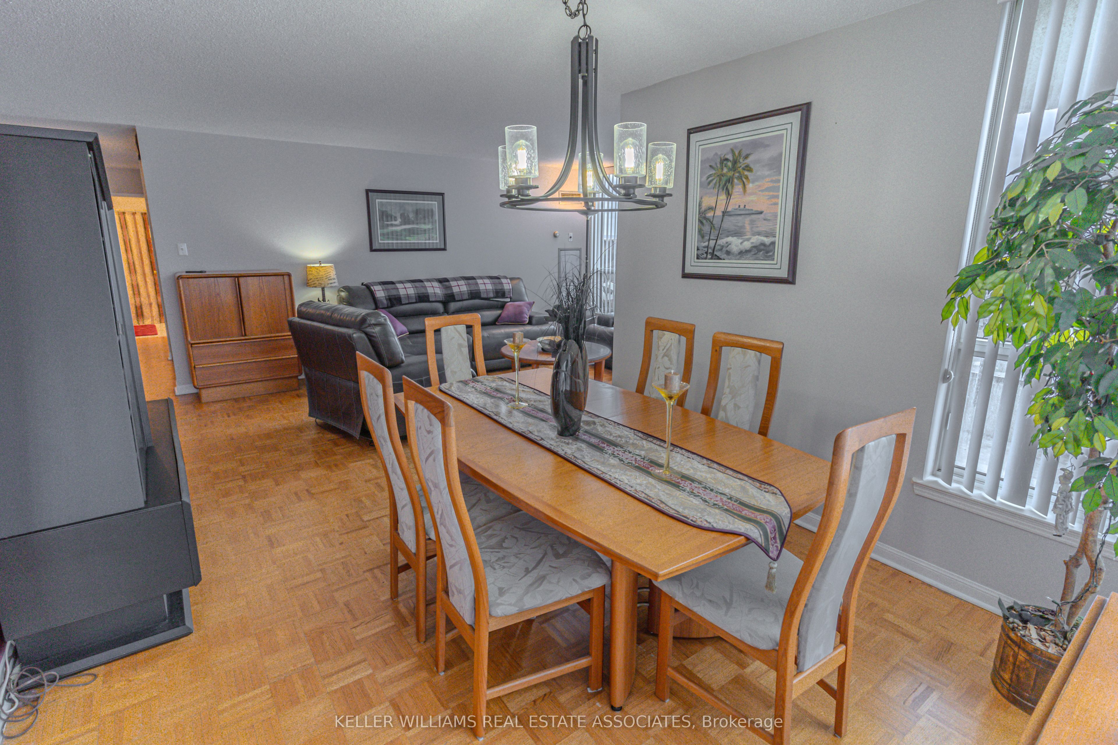 12 Laurelcrest Street 1112 Property Photo 5