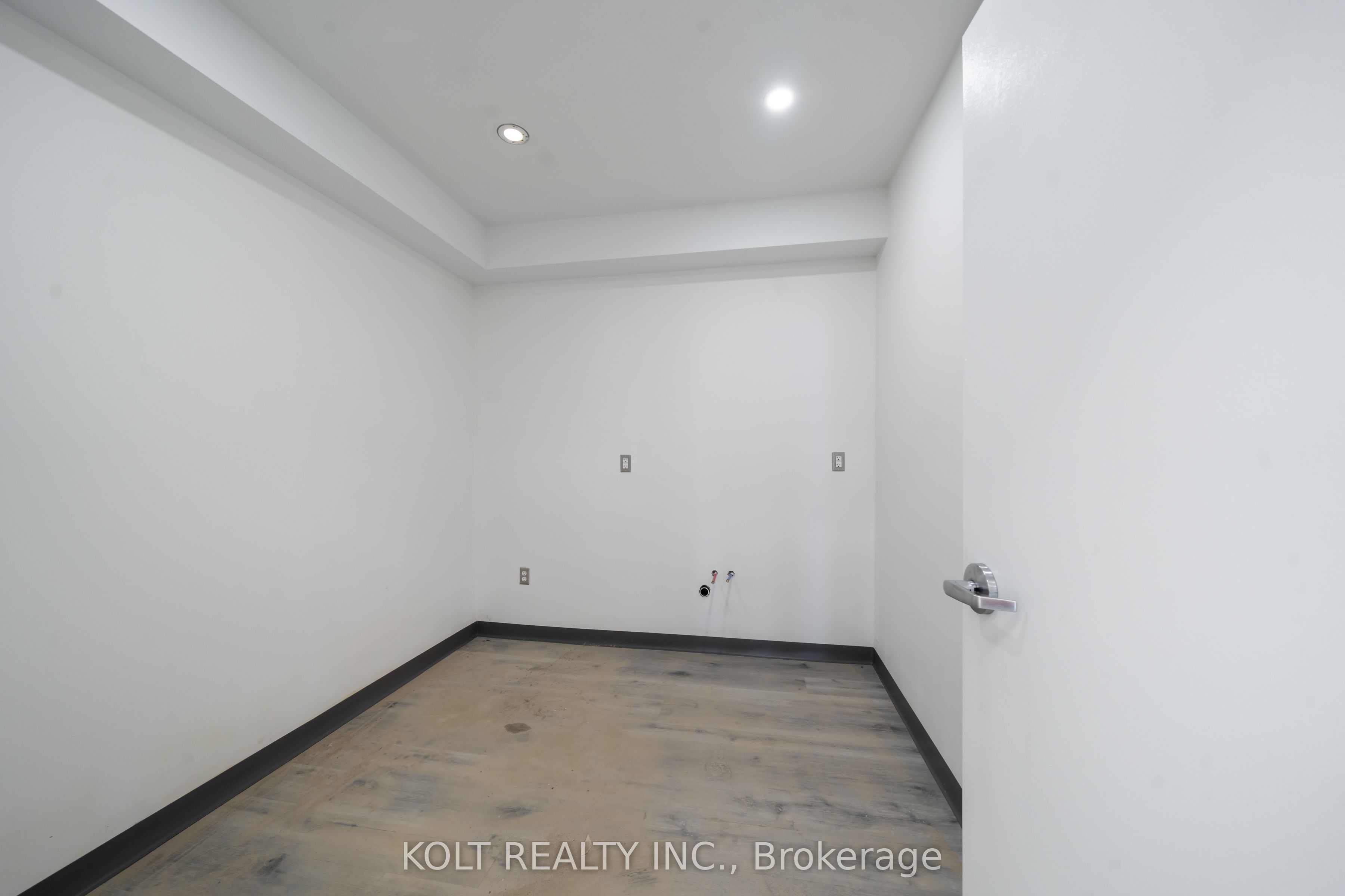 #11 - 67 Westmore Drive Property Photo 4