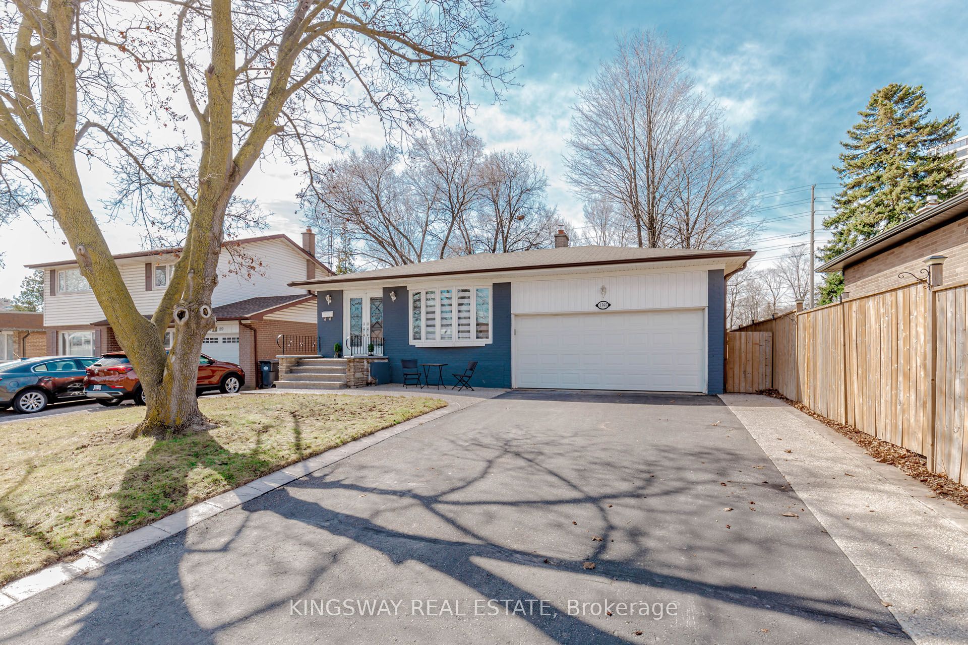 1395 Tyneburn Crescent Property Photo 1