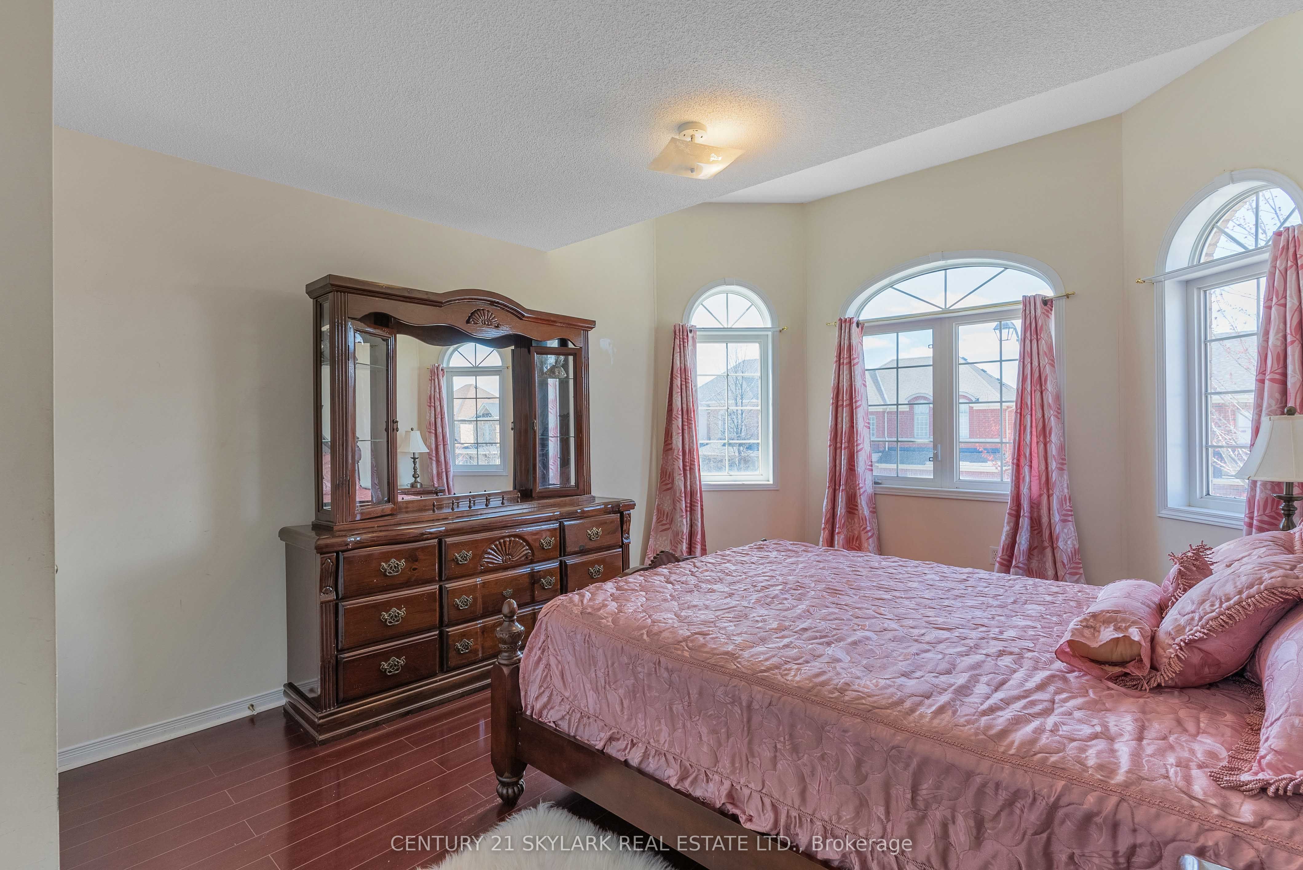 13 Ledgerock Road Property Photo 25