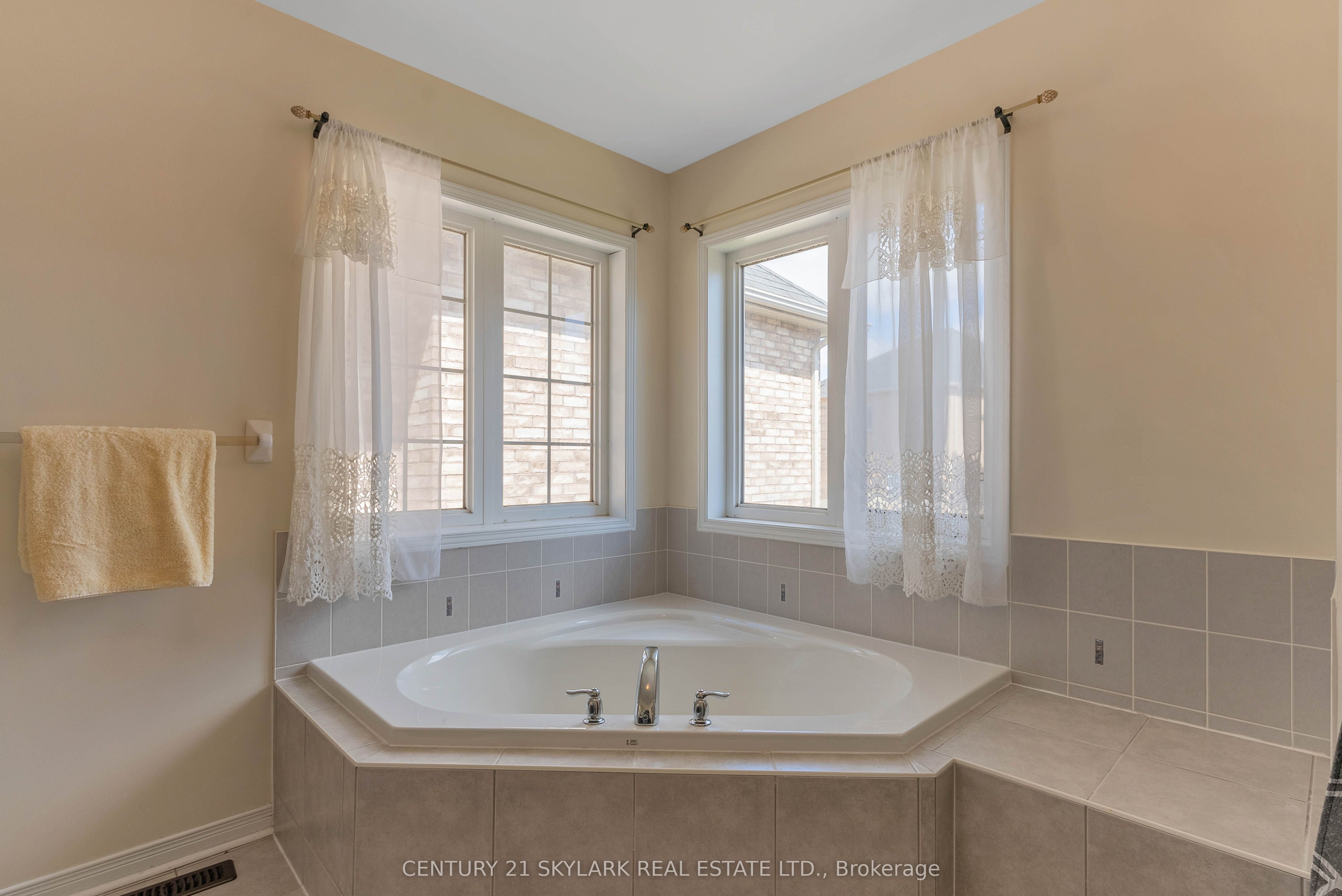 13 Ledgerock Road Property Photo 37