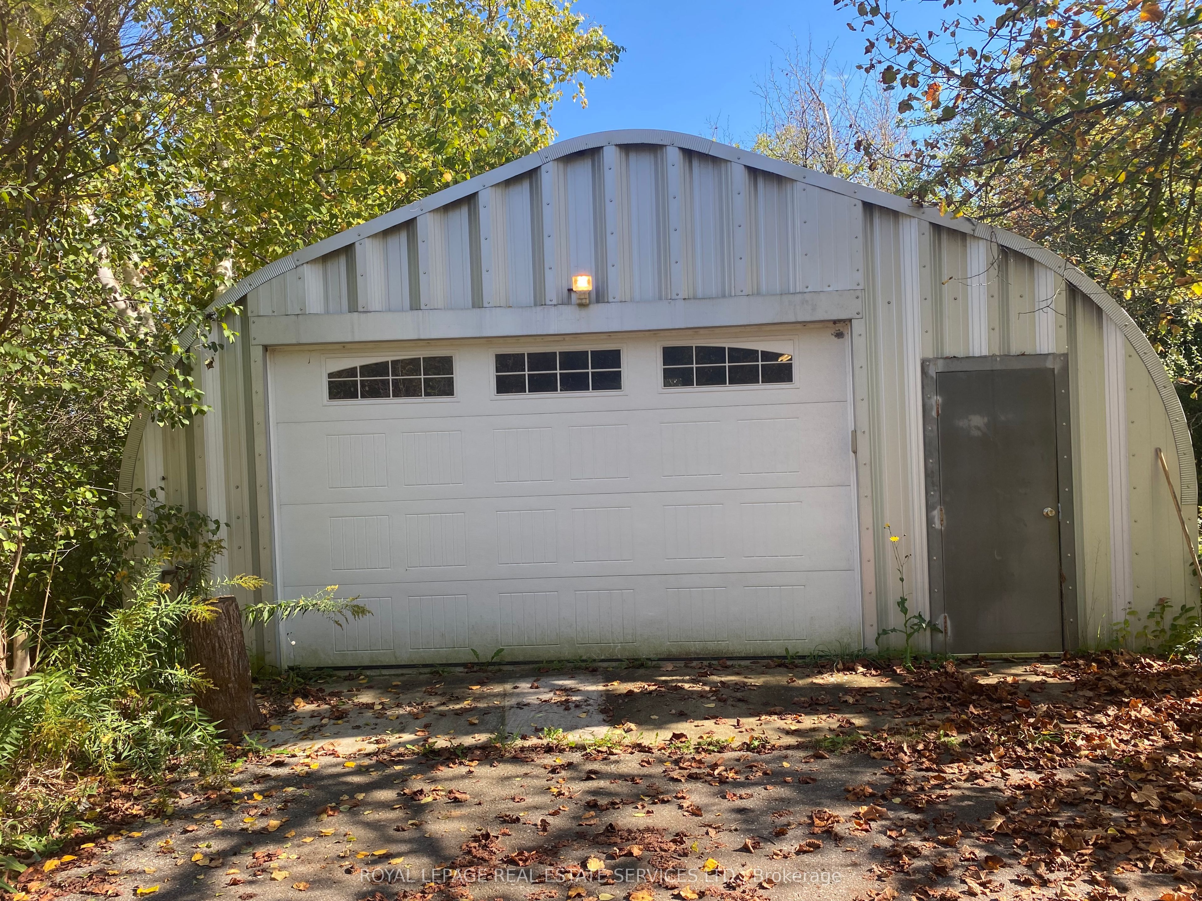 10617 Trafalgar Rd Property Photo 7