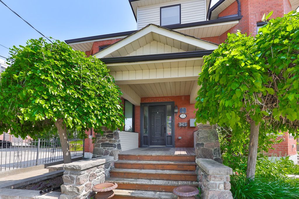 15 Mississauga Road S Property Photo 4