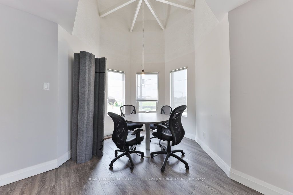 15 Mississauga Road S Property Photo 15