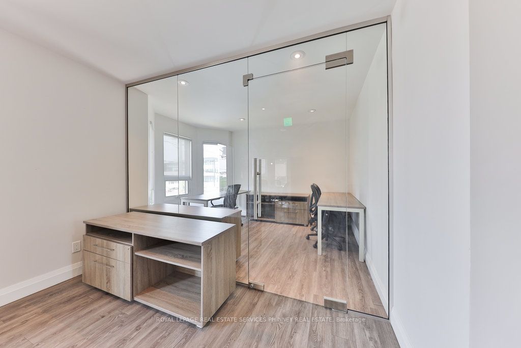 15 Mississauga Road S Property Photo 17