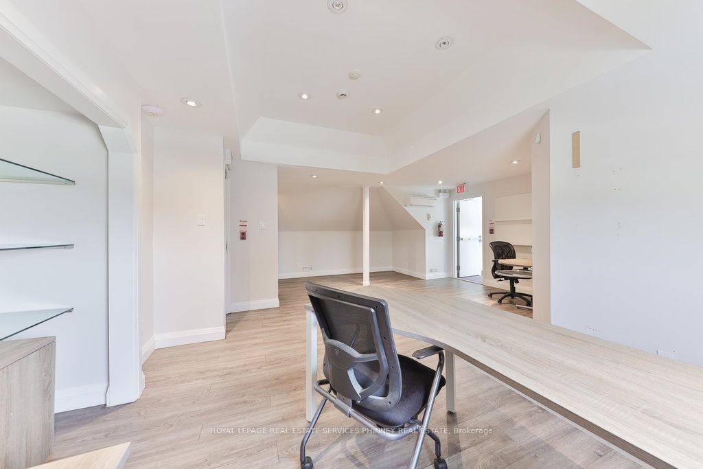 15 Mississauga Road S Property Photo 22