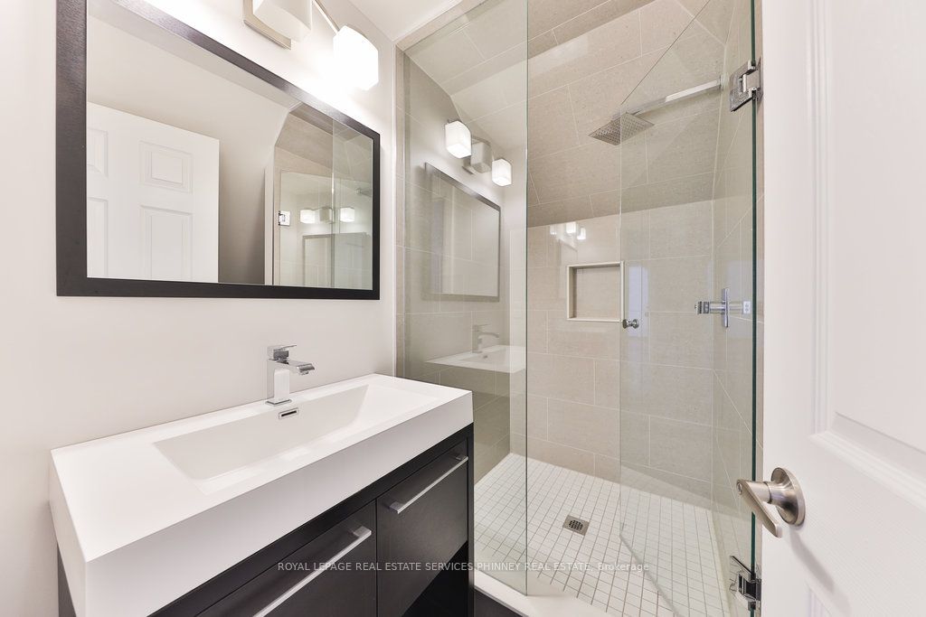 15 Mississauga Road S Property Photo 24