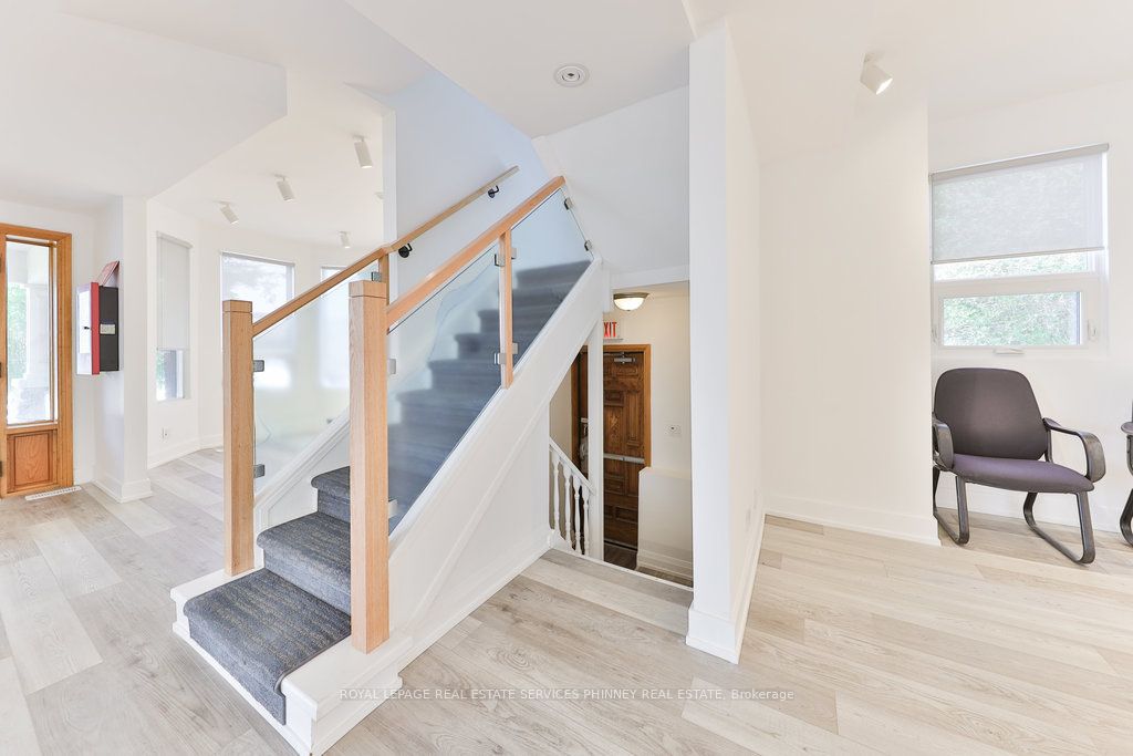 15 Mississauga Road S Property Photo 27