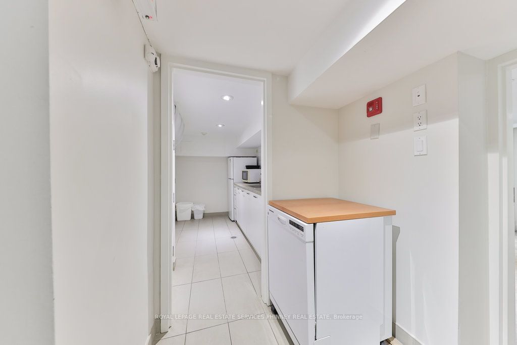 15 Mississauga Road S Property Photo 28