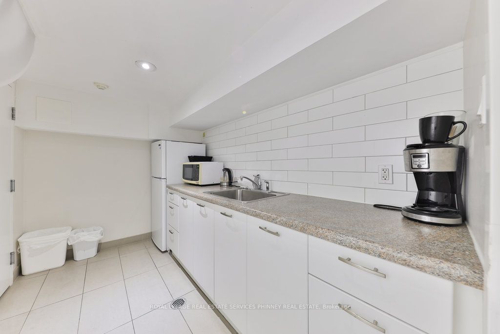 15 Mississauga Road S Property Photo 29