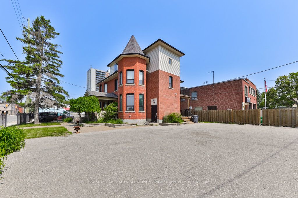 15 Mississauga Road S Property Photo 34