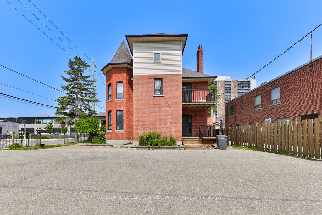 15 Mississauga Road S Property Photo 35