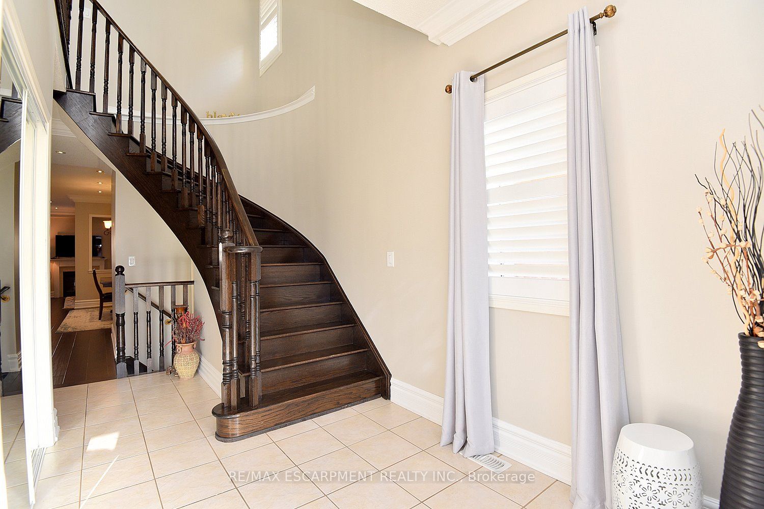3321 Steeplechase Drive Property Photo 5