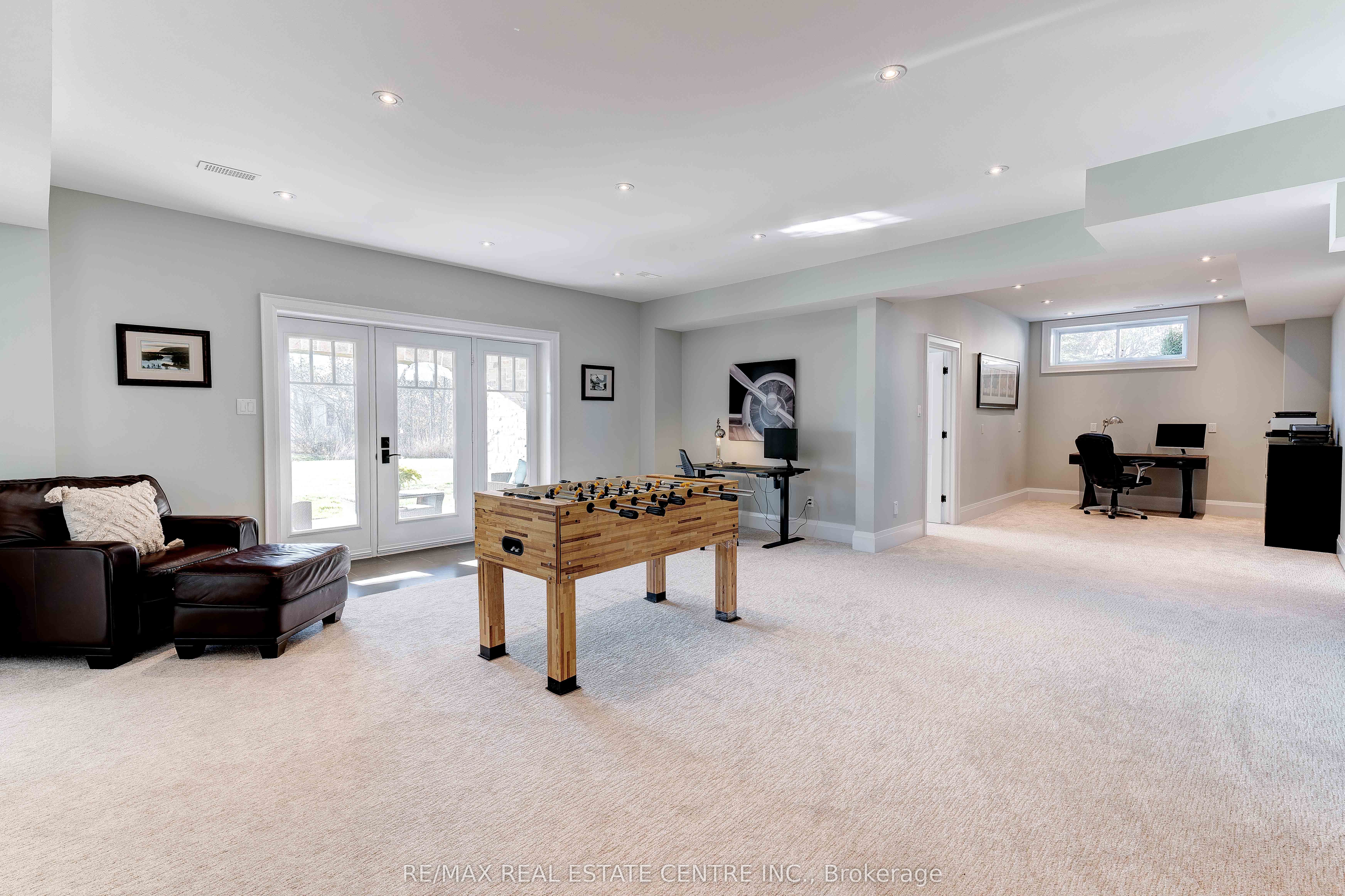 4496 Henderson Road Property Photo 18
