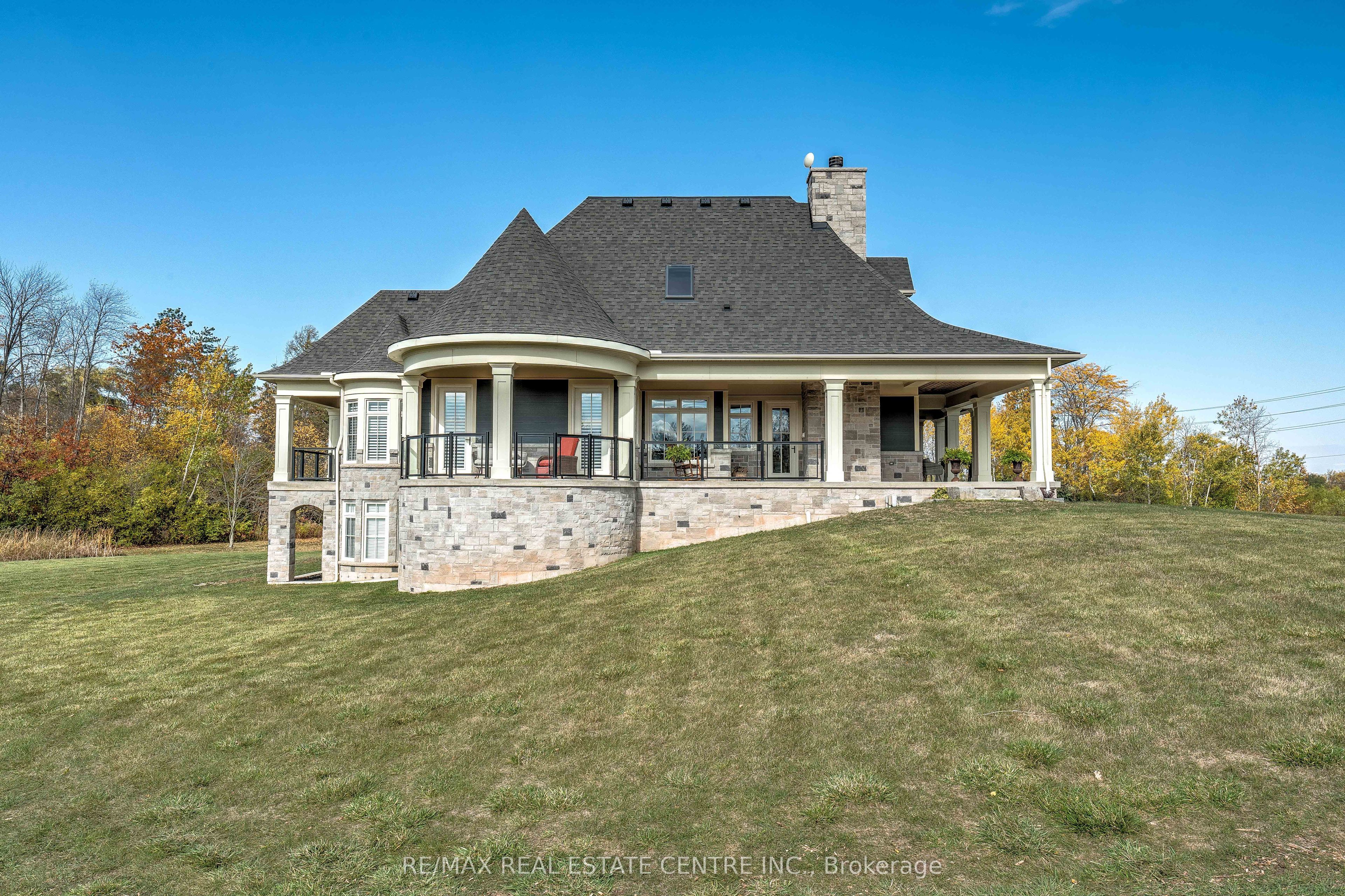 4496 Henderson Road Property Photo 25