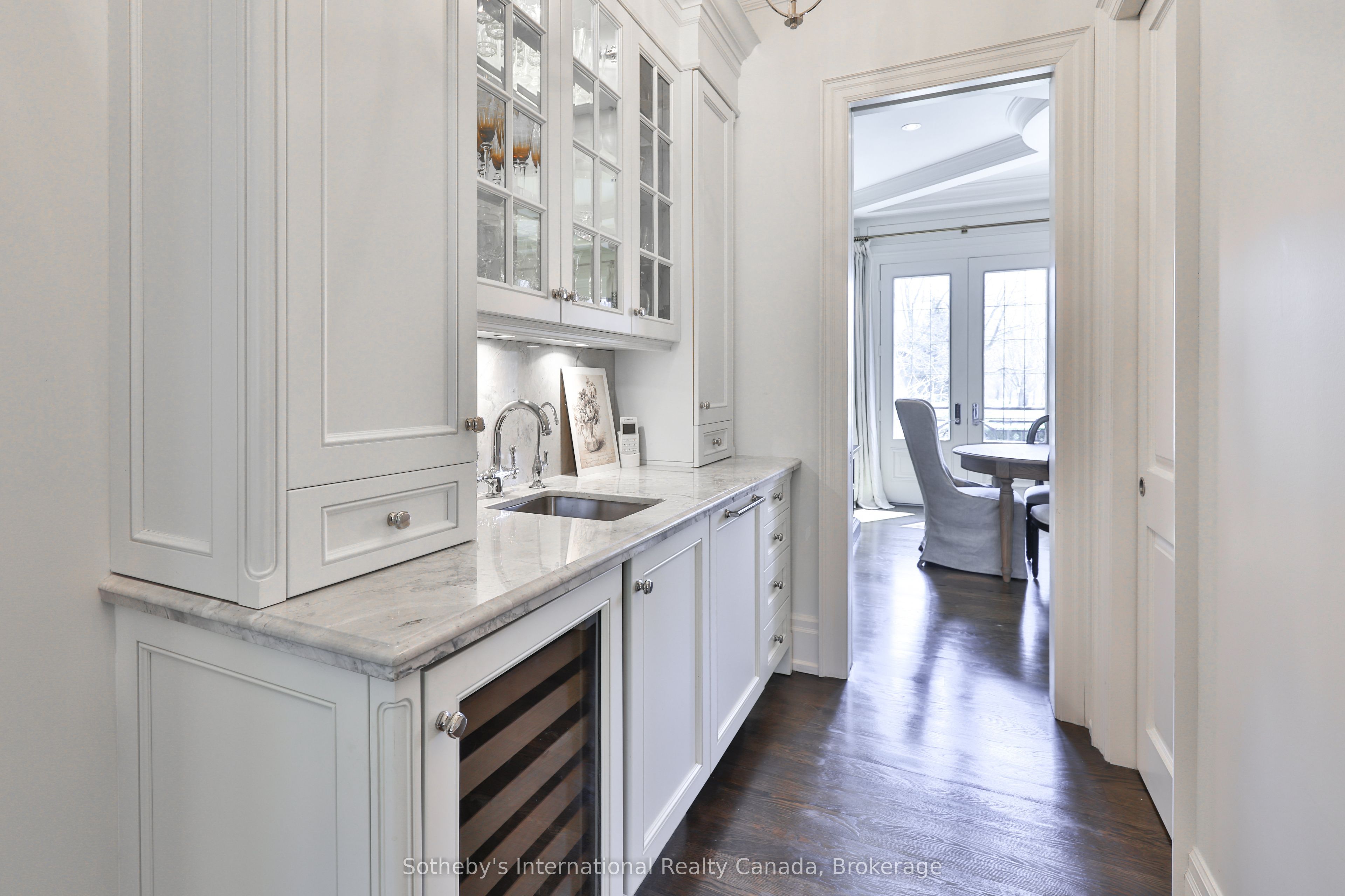 1497 Lakeshore Road W Property Photo 7