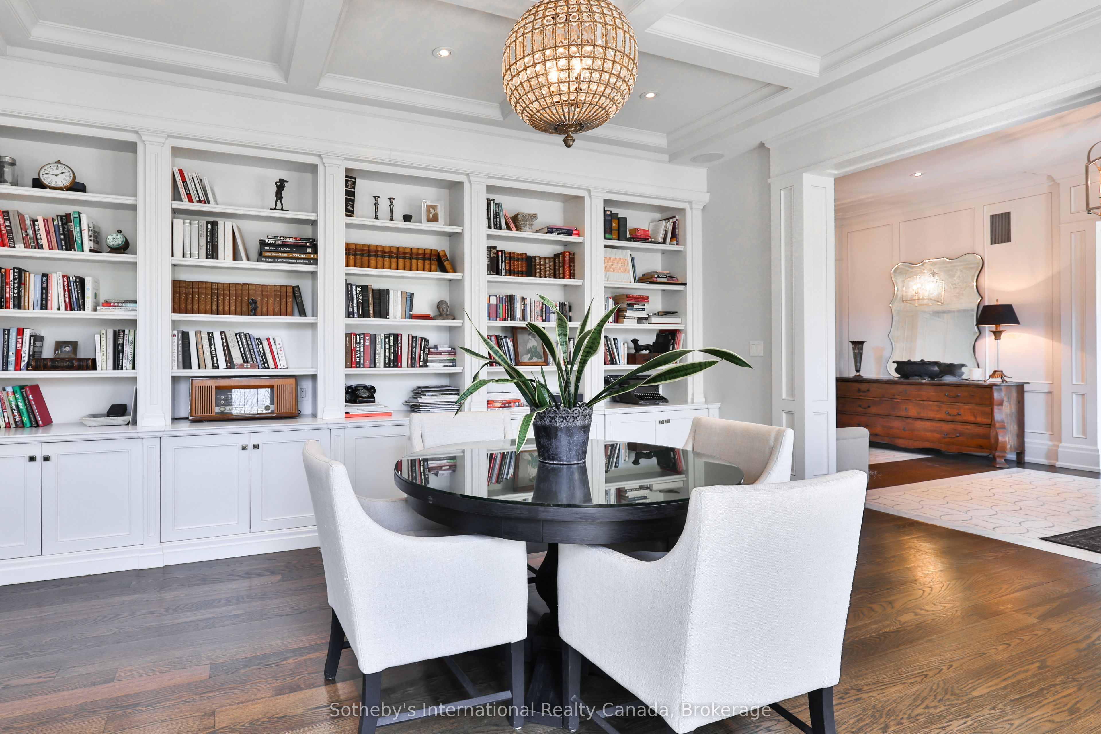 1497 Lakeshore Road W Property Photo 8