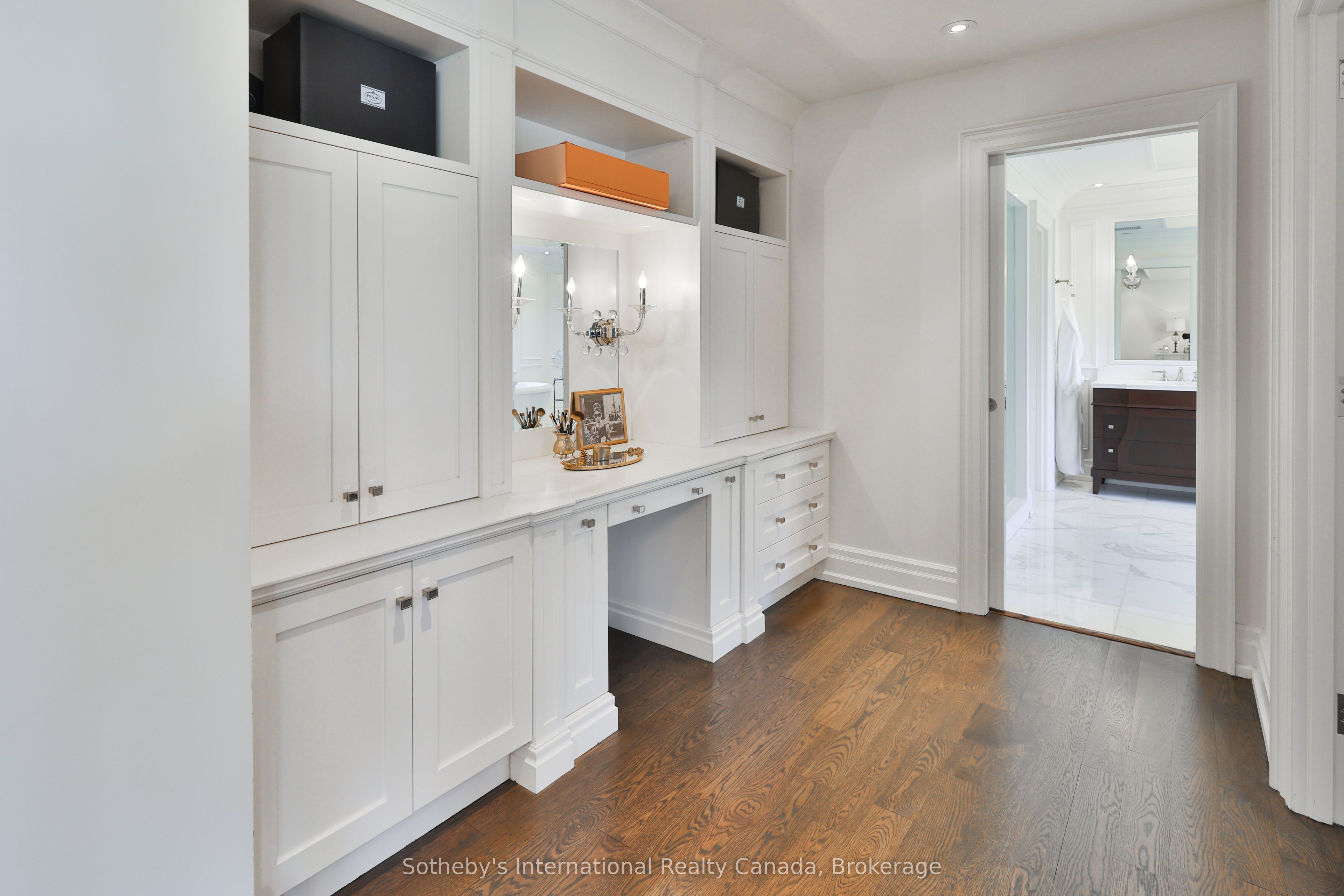 1497 Lakeshore Road W Property Photo 22