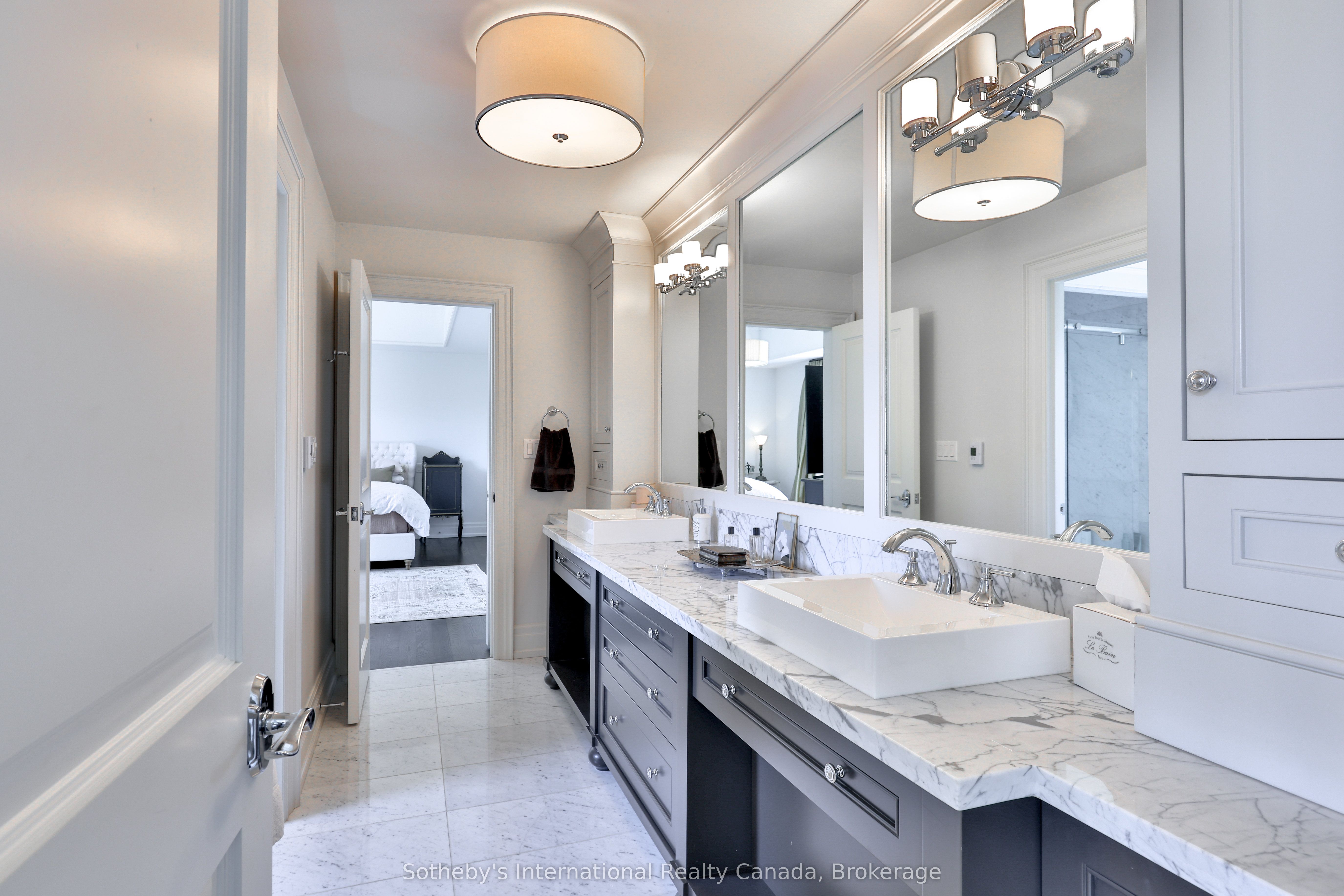 1497 Lakeshore Road W Property Photo 27