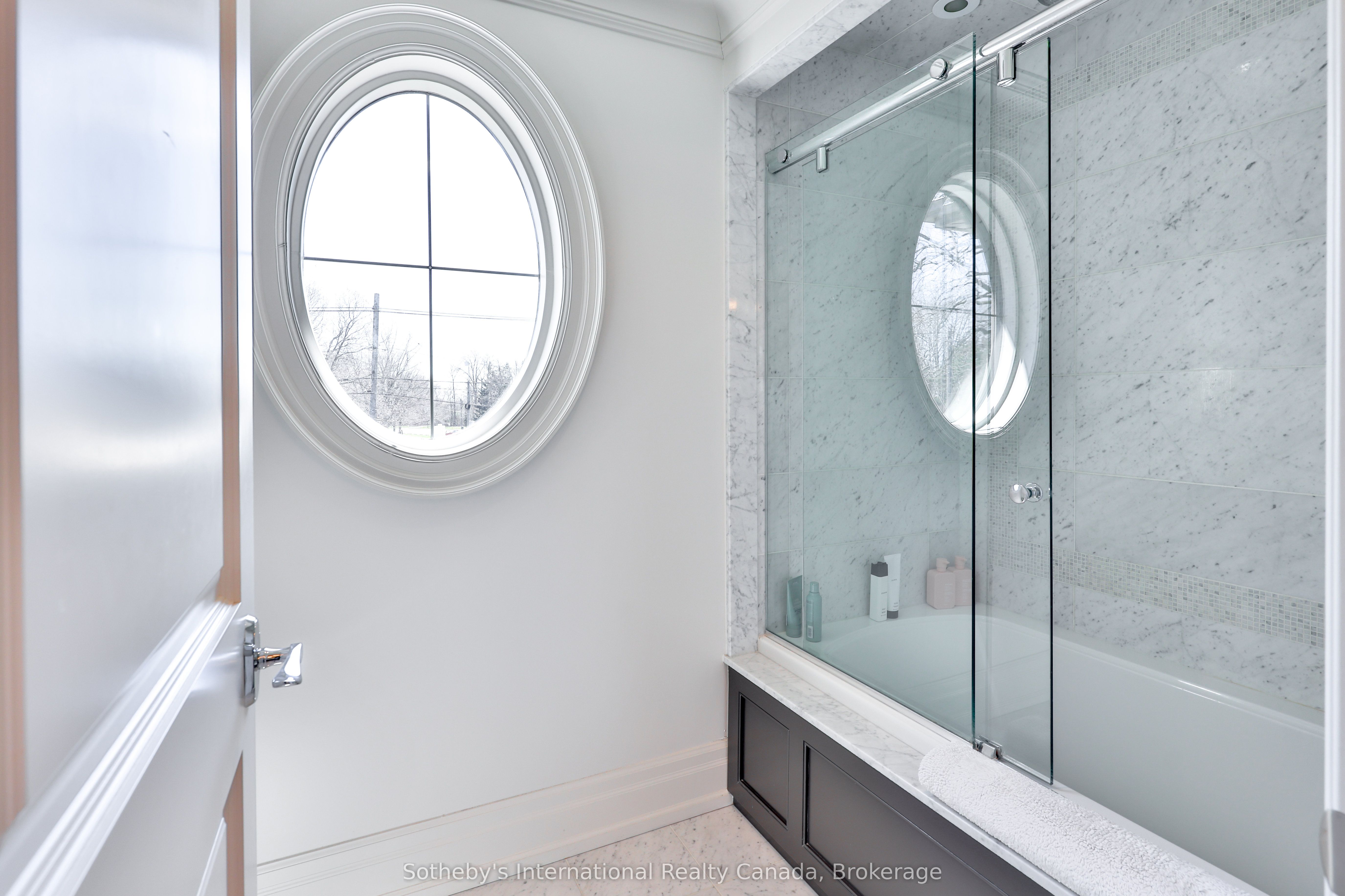 1497 Lakeshore Road W Property Photo 28