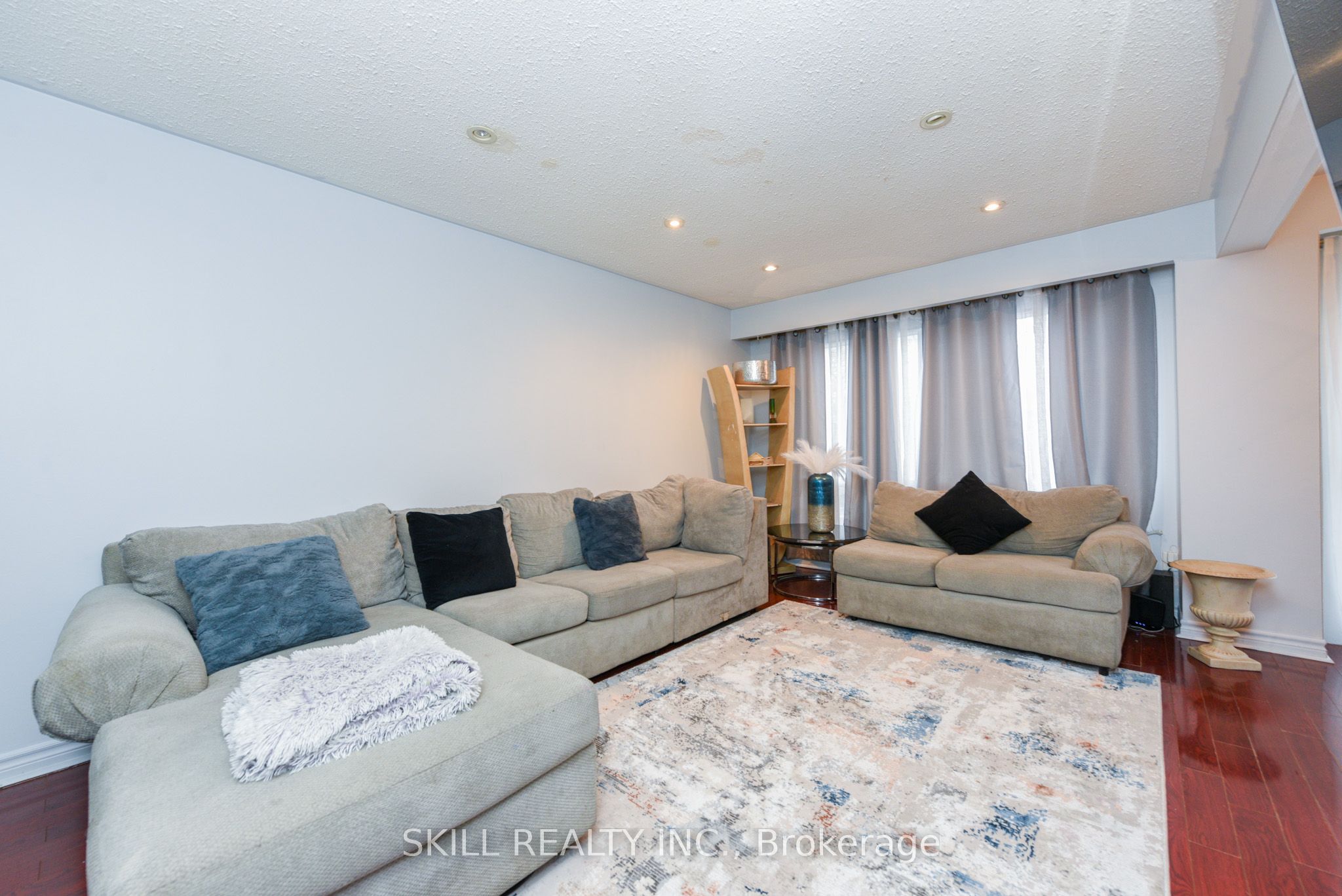 7500 Goreway Drive 92 Property Photo 4