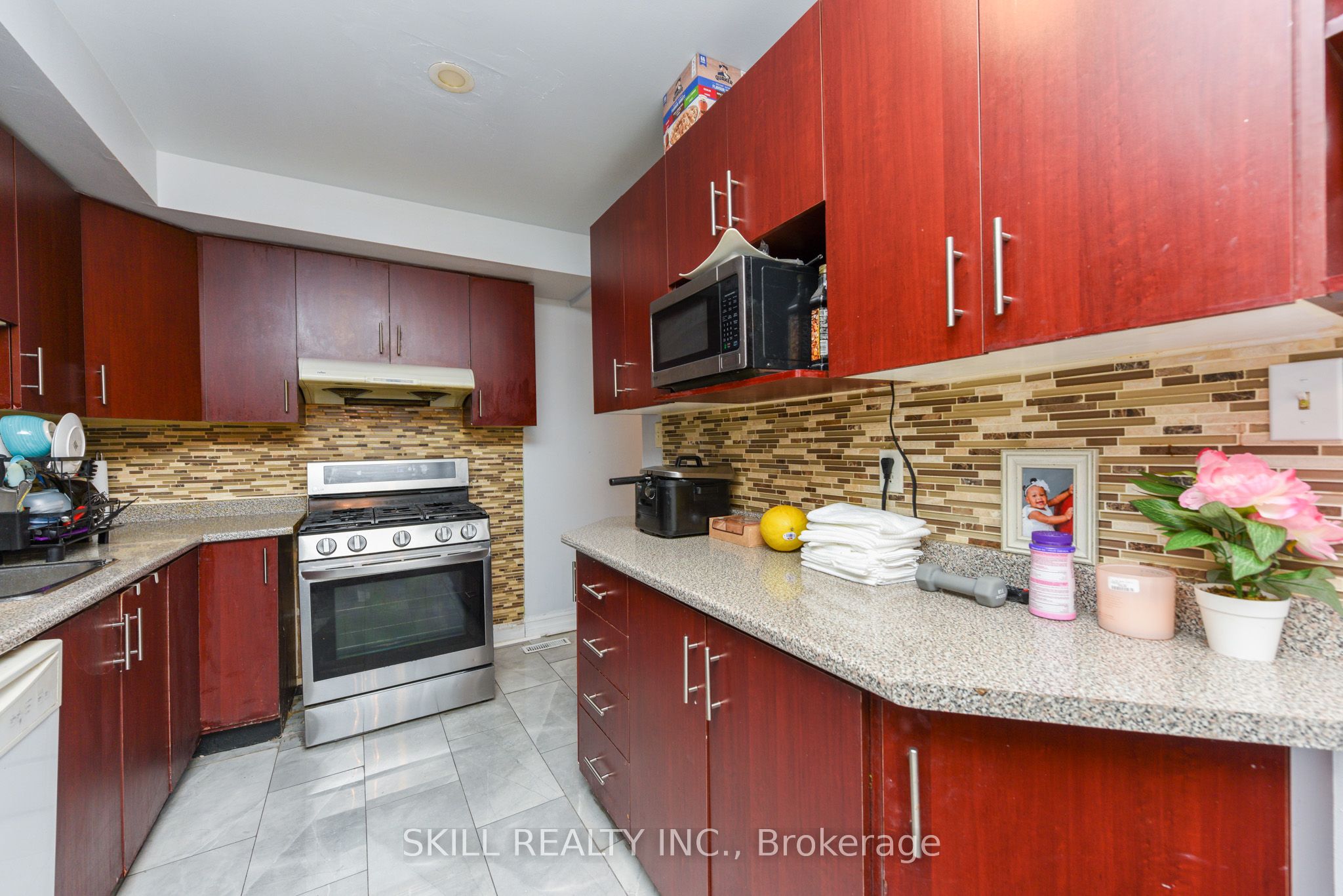 7500 Goreway Drive 92 Property Photo 12