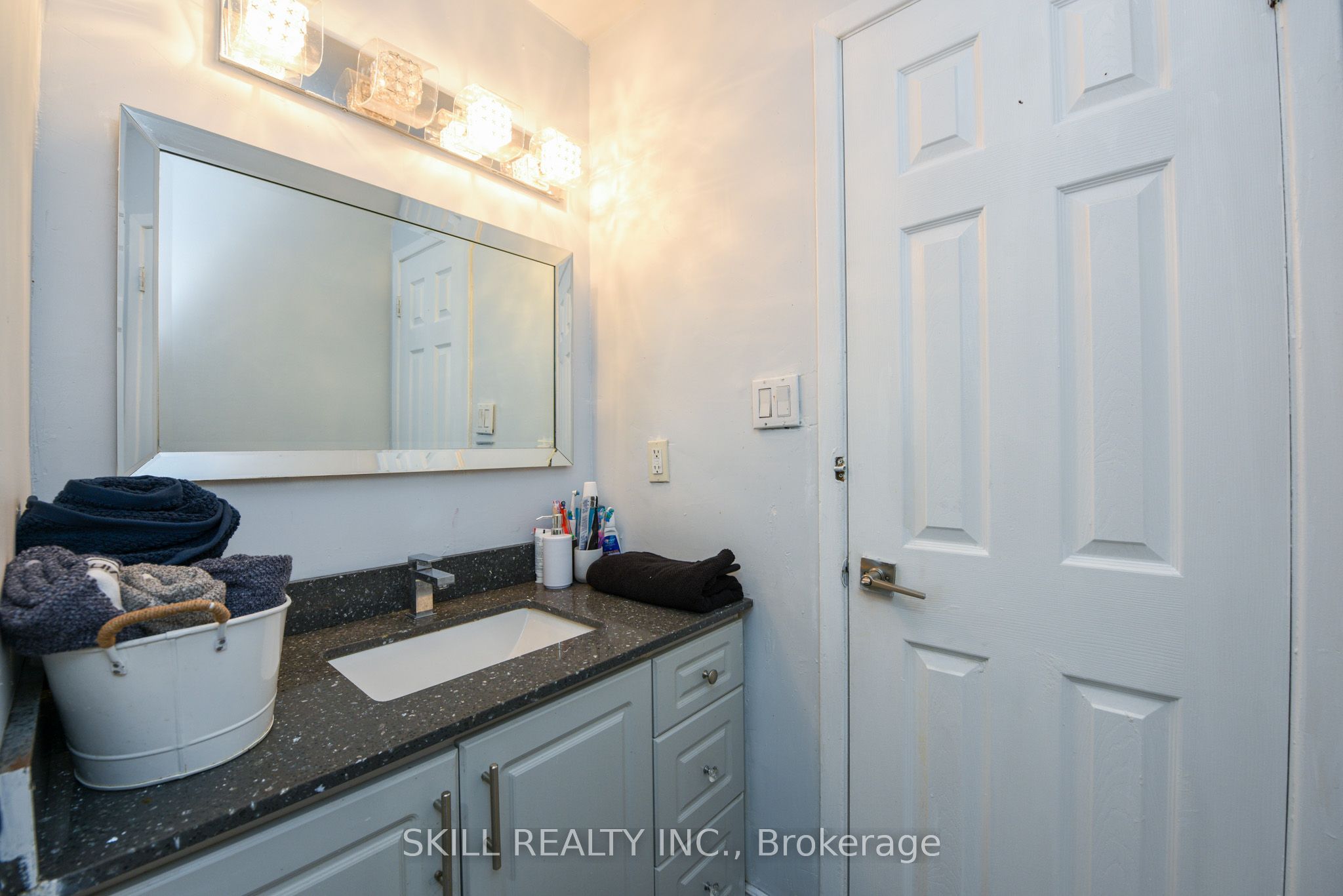 7500 Goreway Drive 92 Property Photo 19