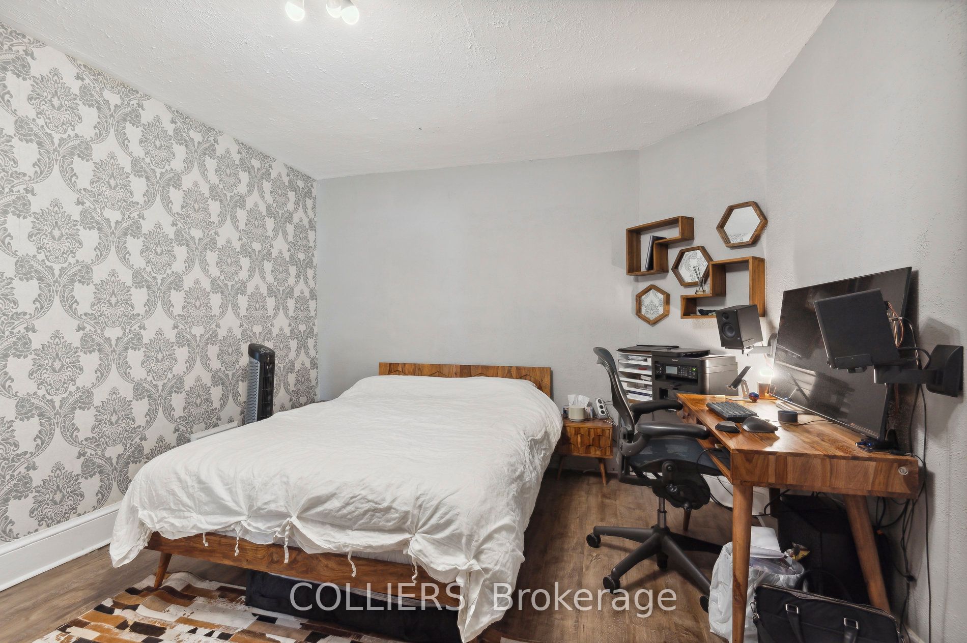 #ground Floor - 1576 Queen Street Property Photo 14