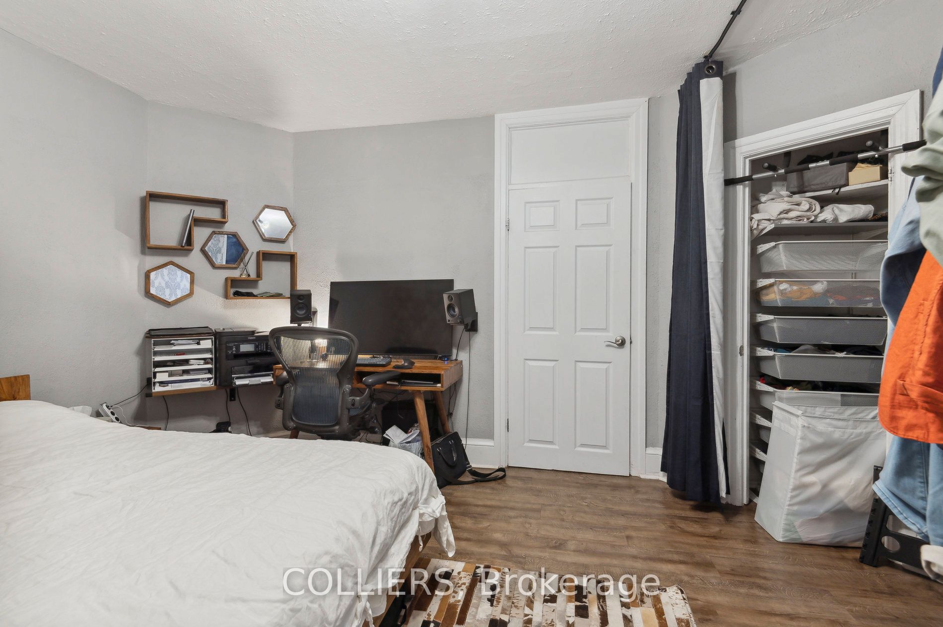 #ground Floor - 1576 Queen Street Property Photo 15