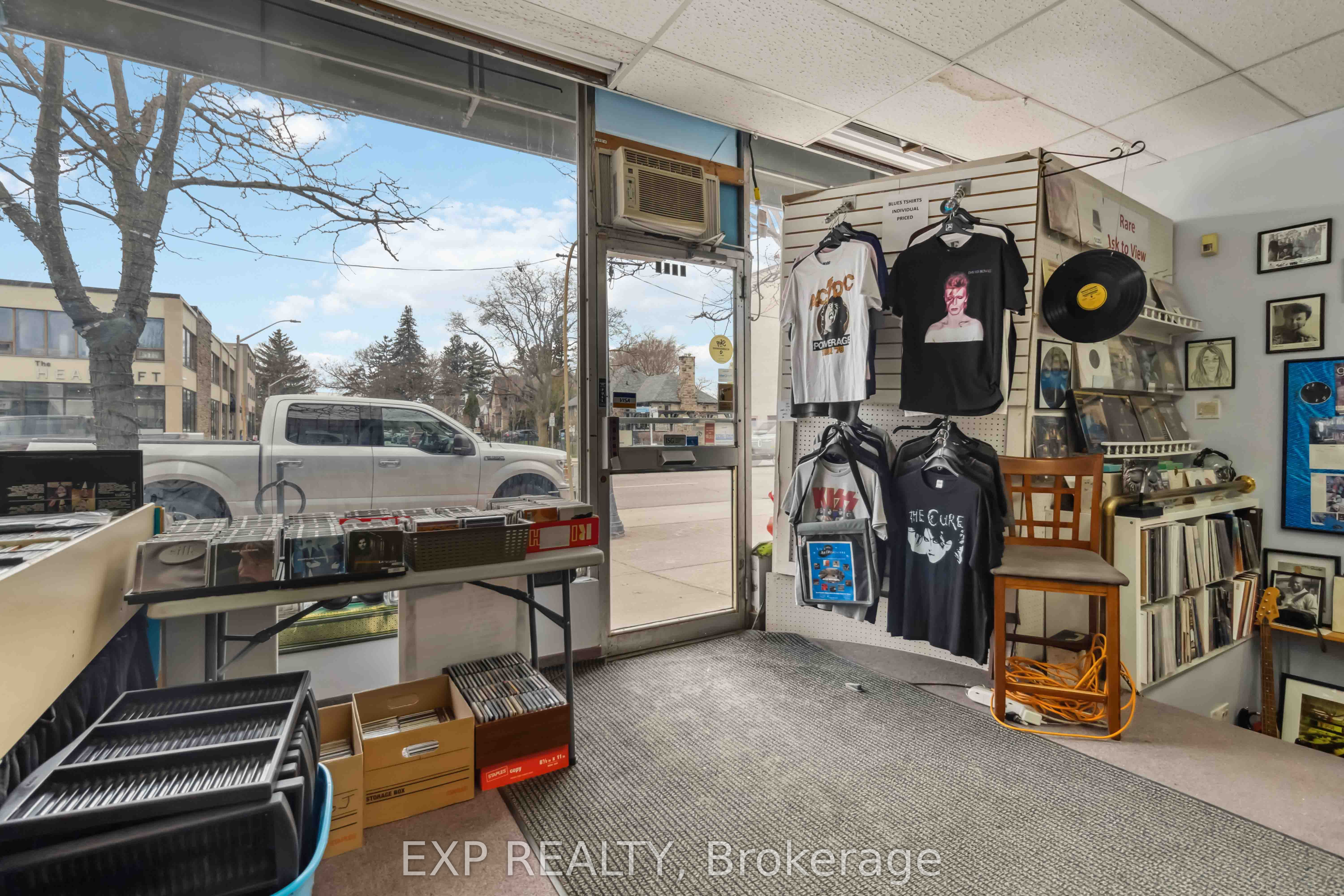 #main - 257 Lakeshore Road Property Photo 4
