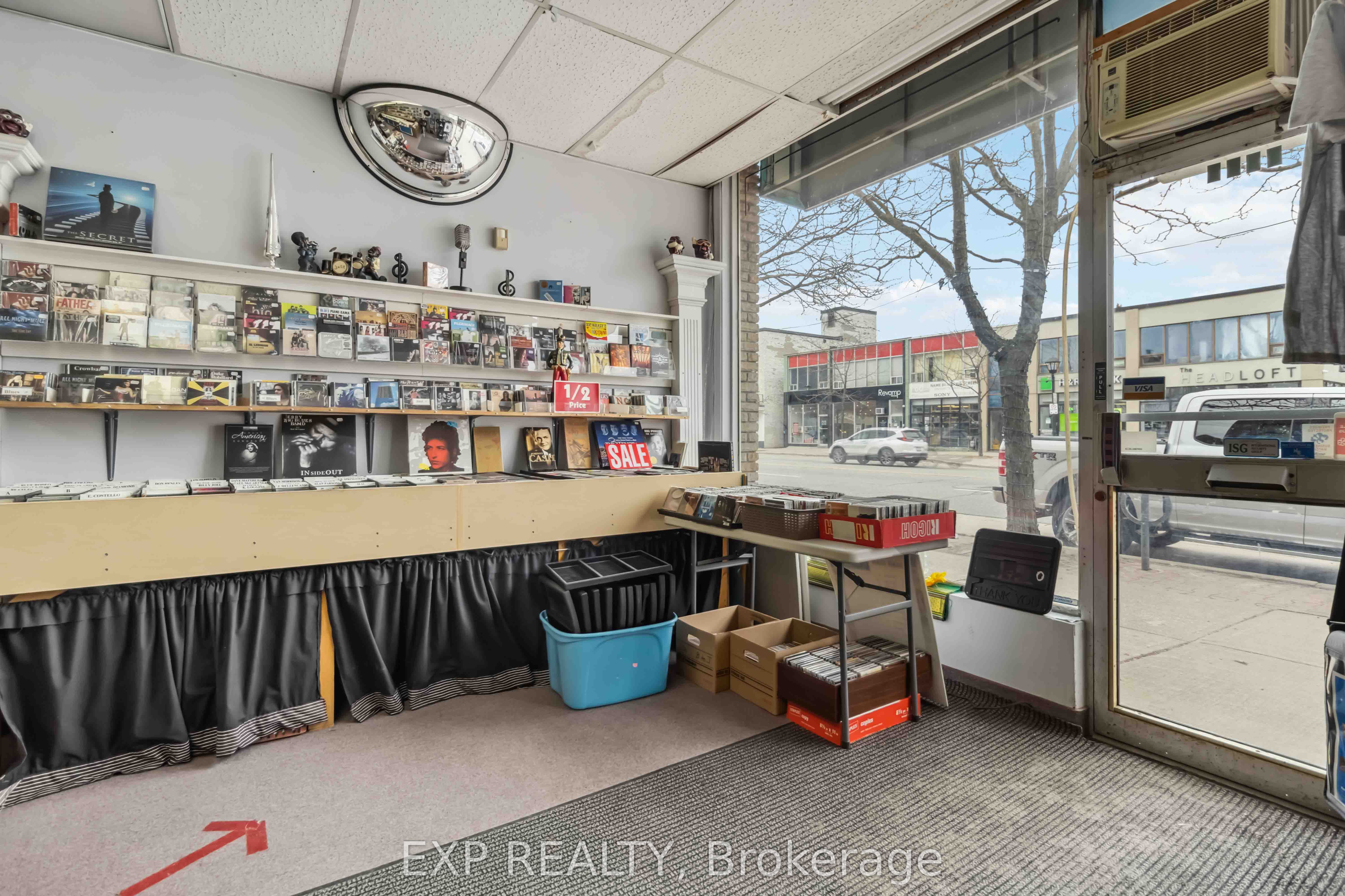 #main - 257 Lakeshore Road Property Photo 5
