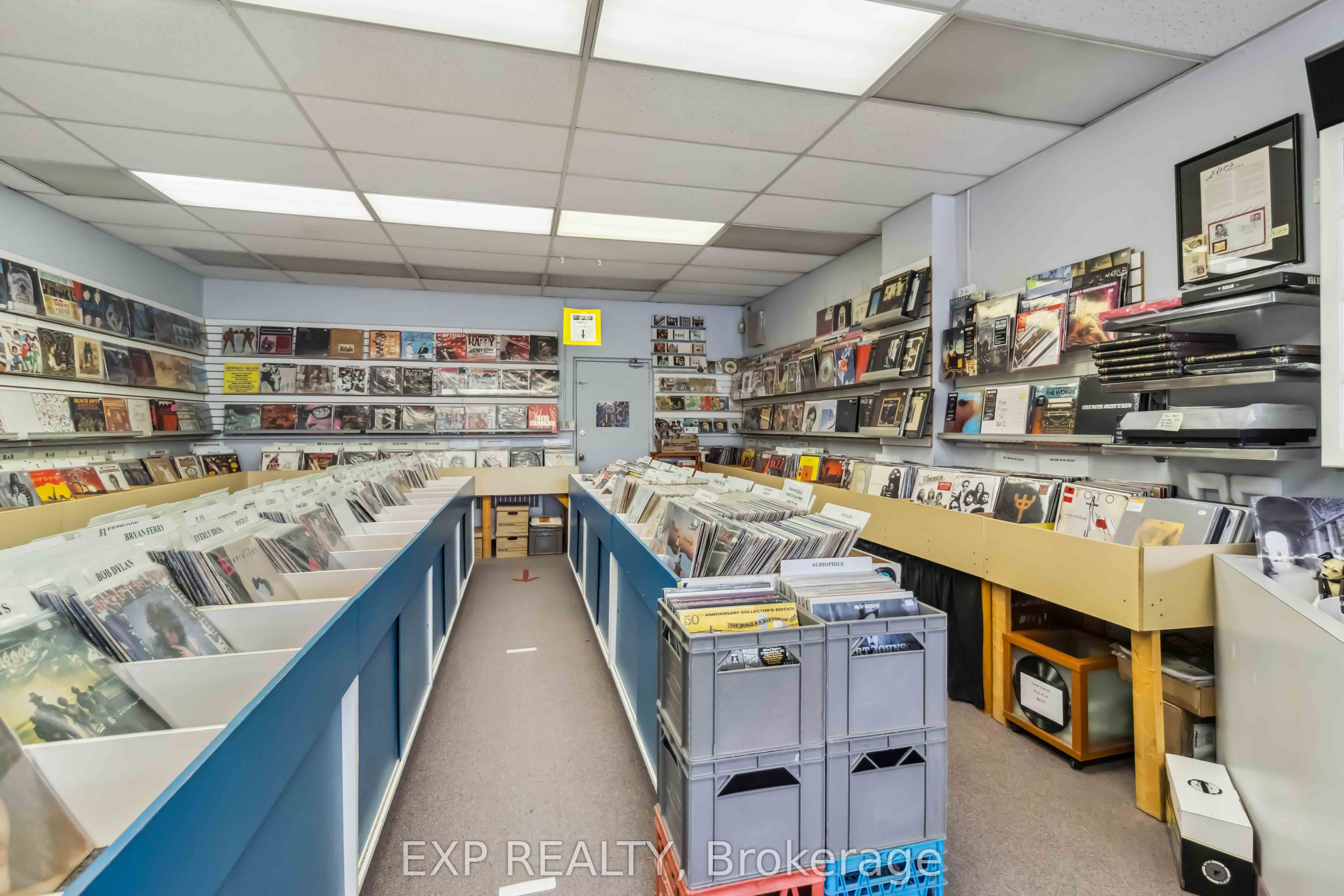 #main - 257 Lakeshore Road Property Photo 10