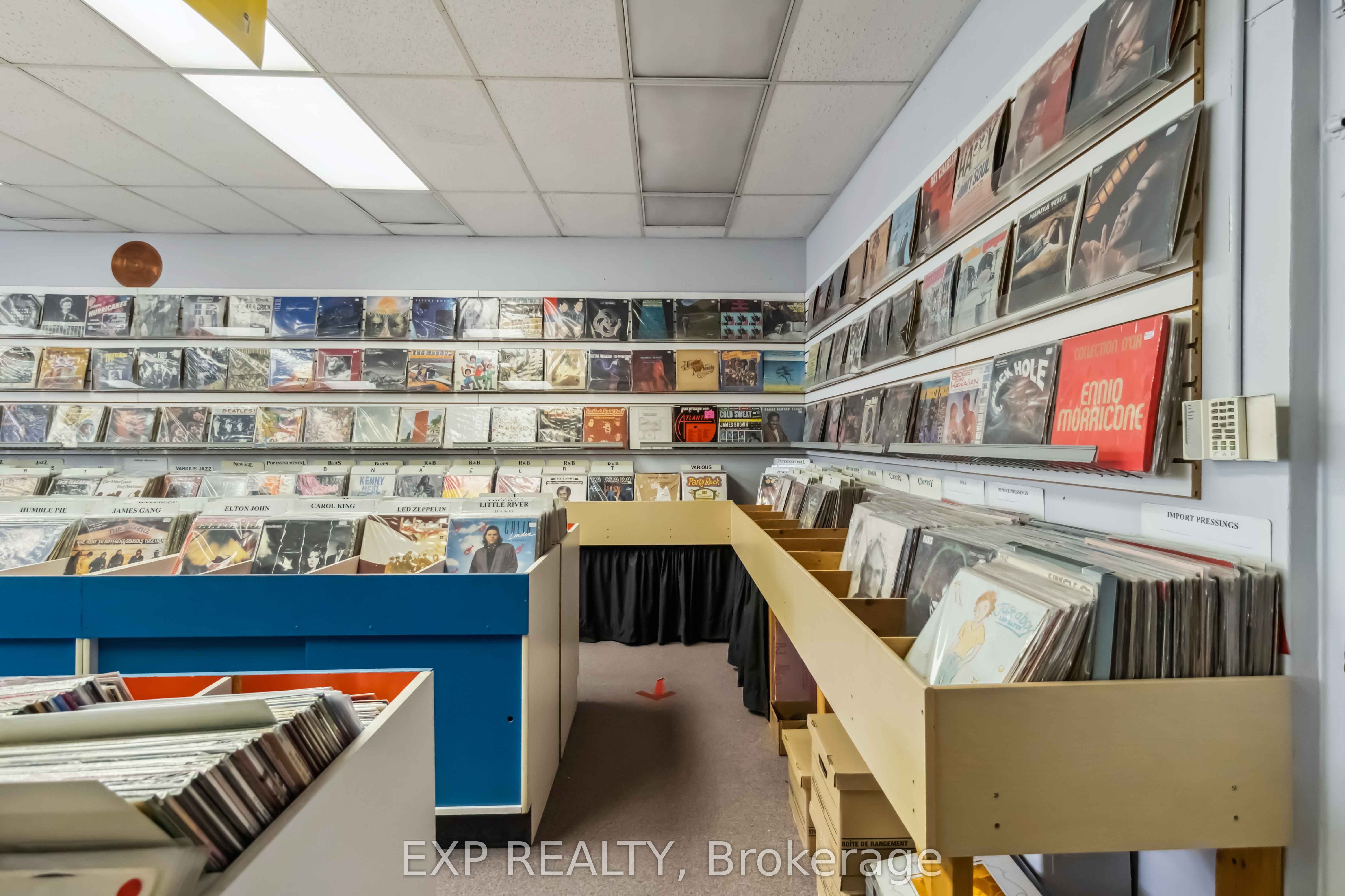 #main - 257 Lakeshore Road Property Photo 12