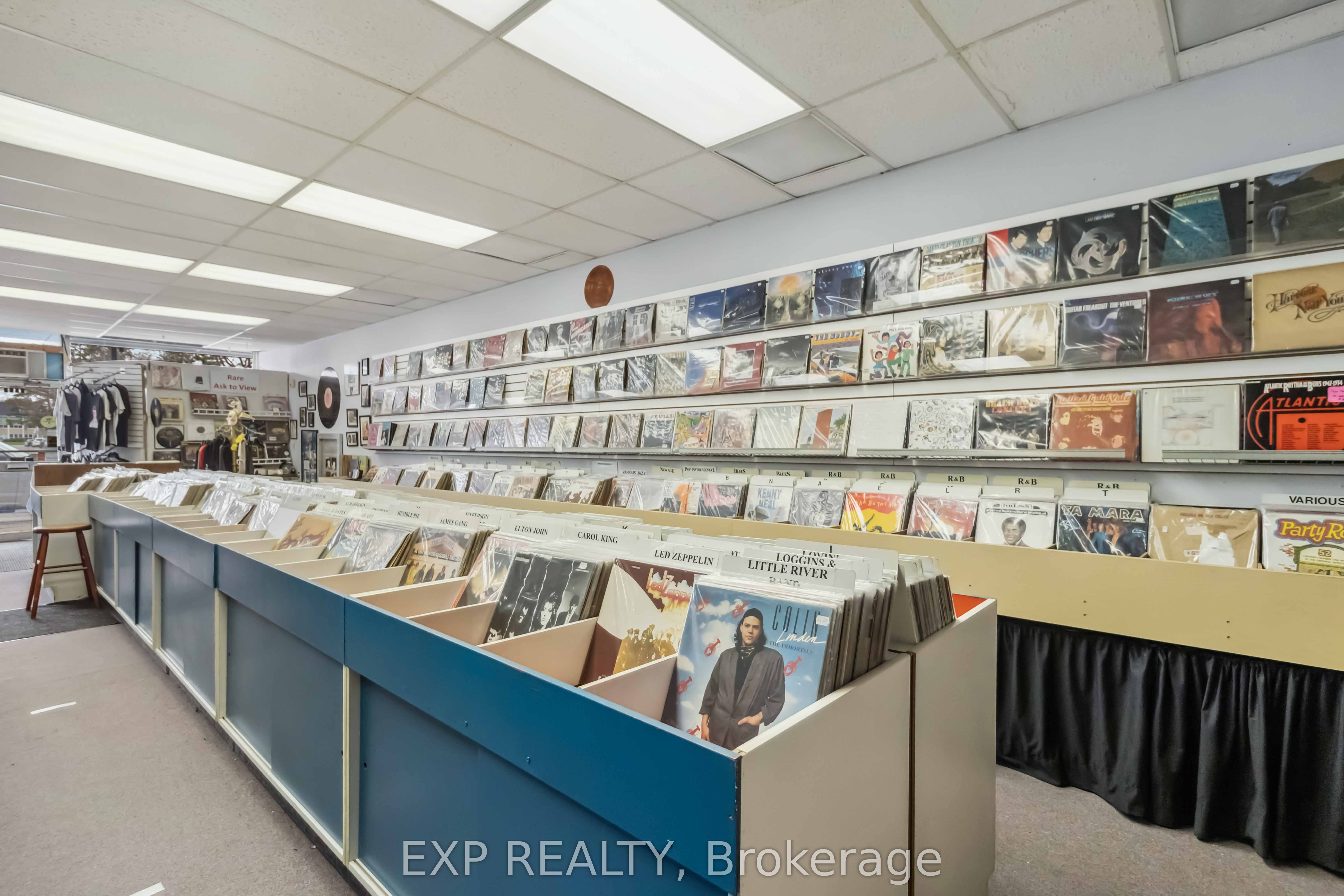 #main - 257 Lakeshore Road Property Photo 13