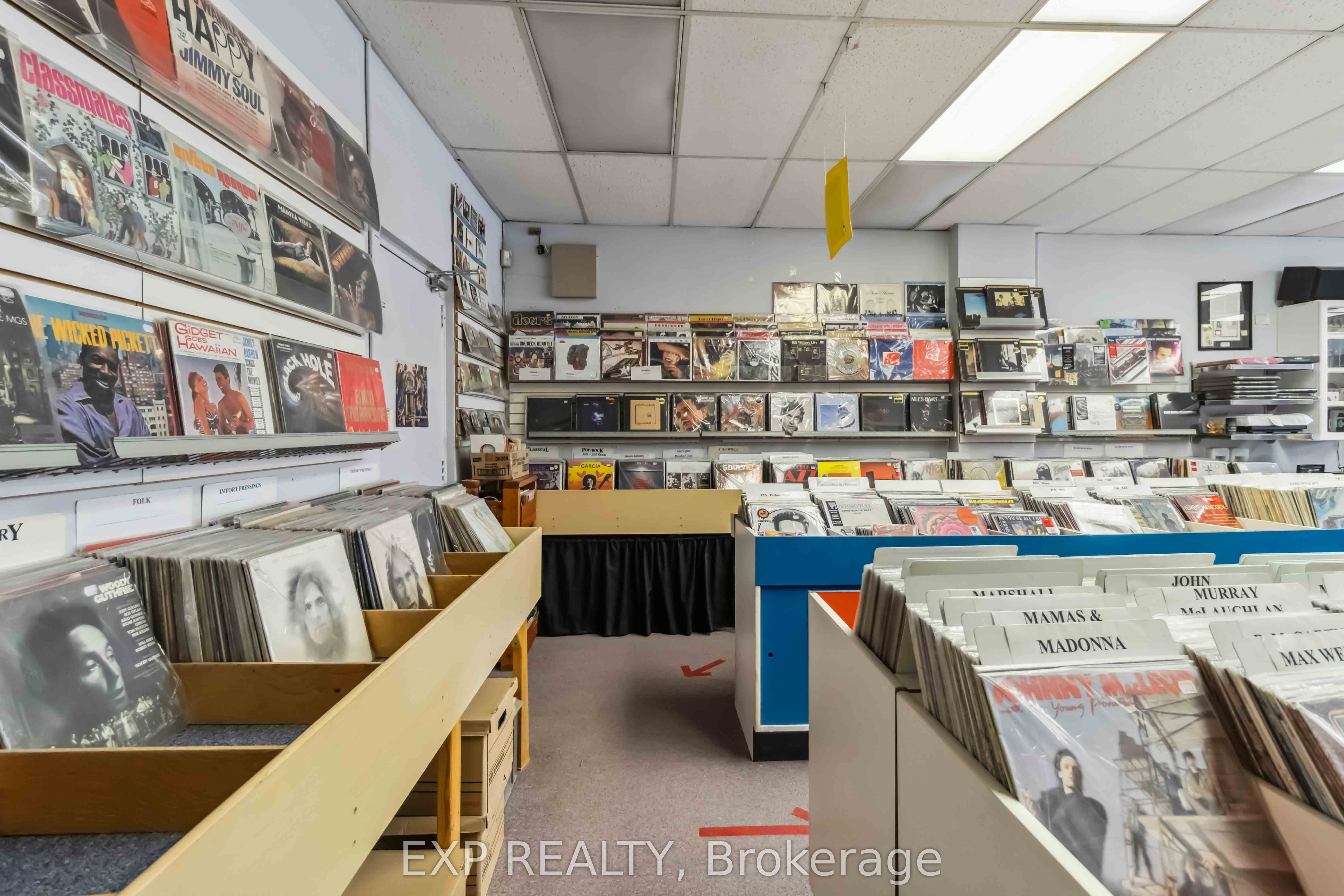 #main - 257 Lakeshore Road Property Photo 14